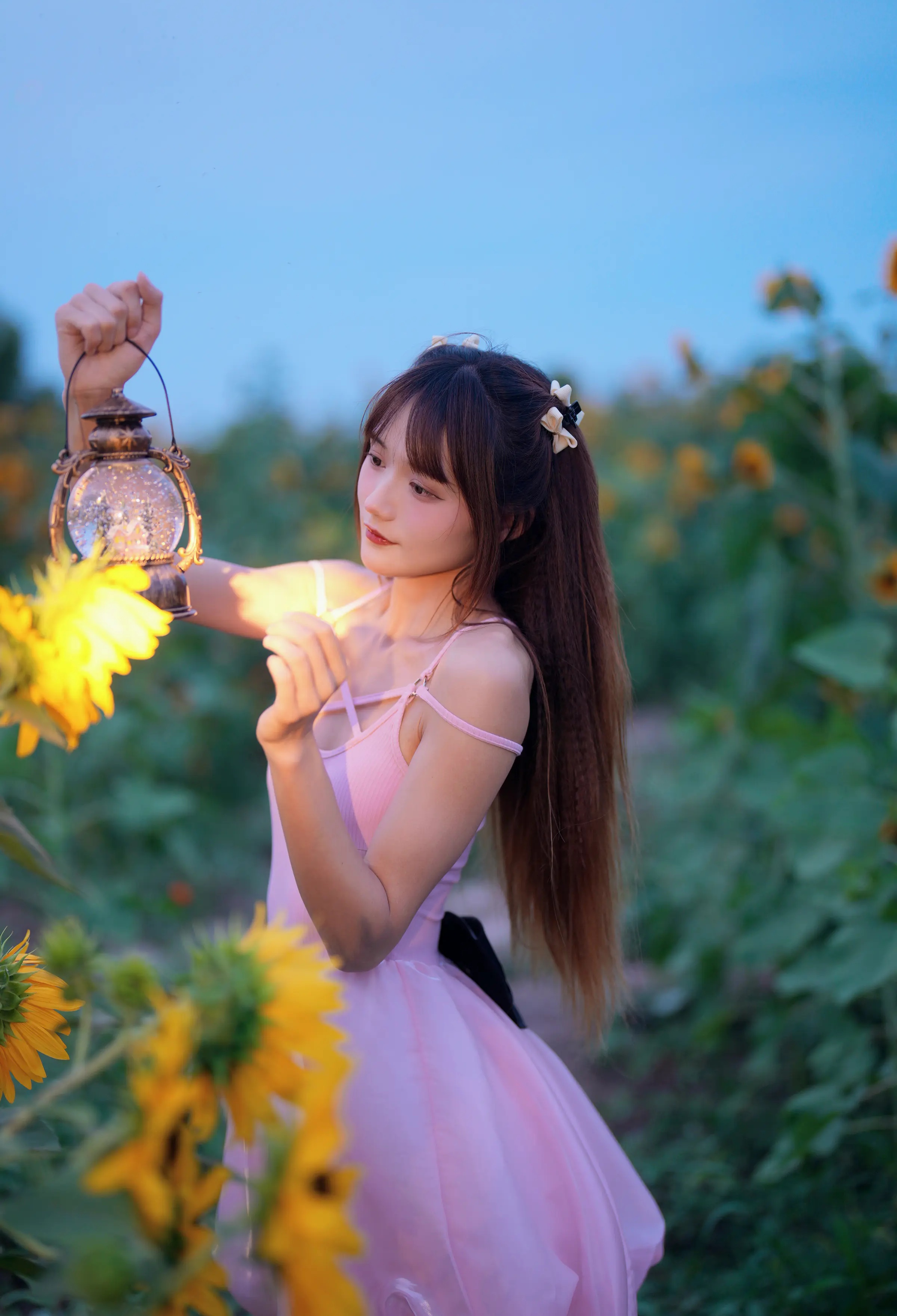 图片[5]Xiuren秀人写真高清美女套图写真下载-看套图颜值博主_兔子Zzz不吃胡萝卜_No.149 &ndash; 蓝调向日葵少女 [28P]Xiuren秀人写真高清美女套图写真下载-看套图Coser网络美女论坛Xiuren秀人写真高清美女套图写真下载-看套图免费套图Xiuren秀人写真高清美女套图写真下载-看套图看套图