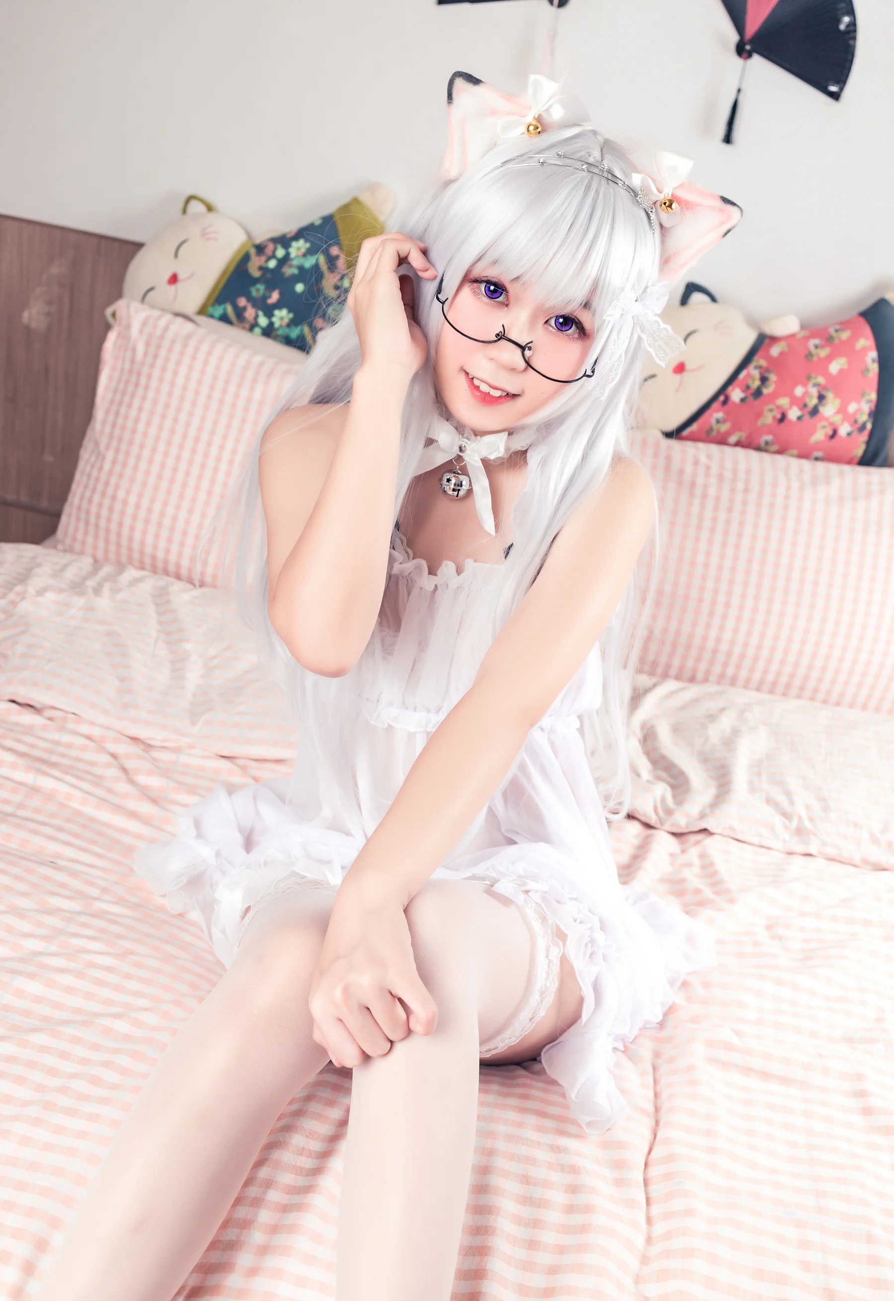 动漫博主_流年不停w_No.013 &ndash; 白色睡衣 主题写真 [45P]Xiuren秀人写真高清美女套图写真下载-看套图看套图