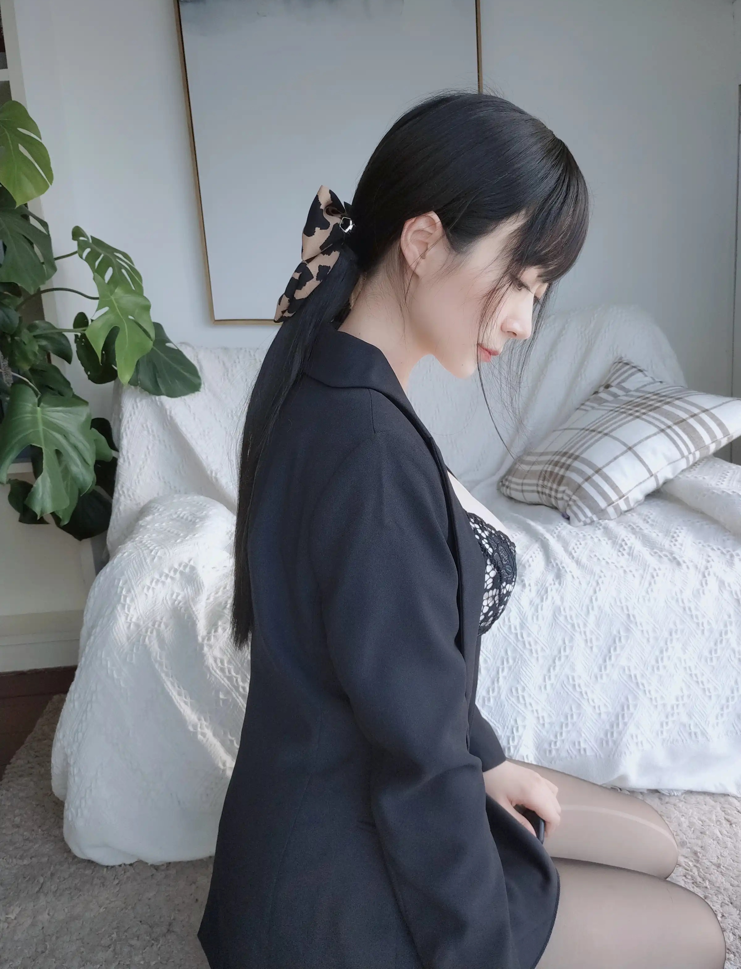台湾Coser美女白银81-052 - Vol.49 西服自摄 主题写真 [70P]Xiuren秀人写真高清美女套图写真下载-看套图看套图