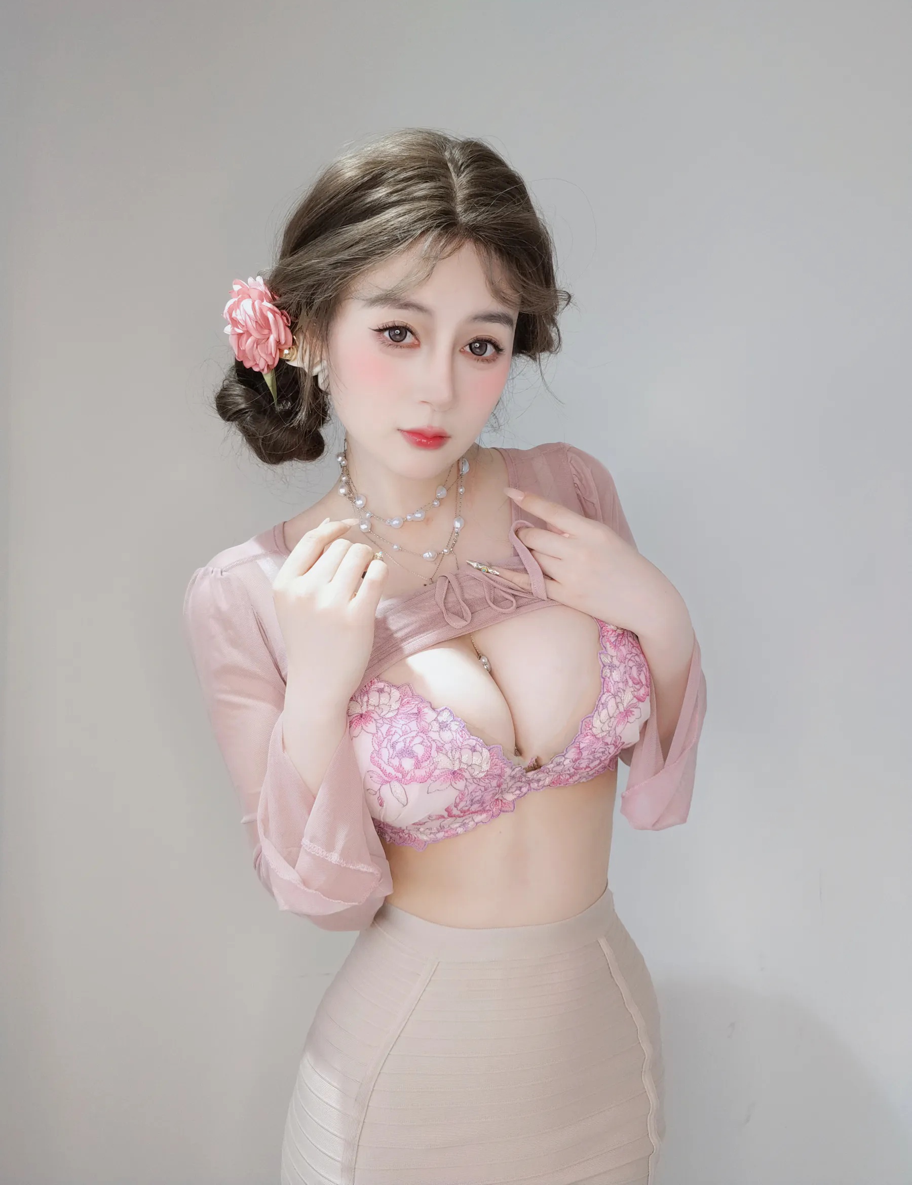 国产Coser美女白银81_NO.190 fantia 24年12月会员合集 [102P]Xiuren秀人写真高清美女套图写真下载-看套图看套图