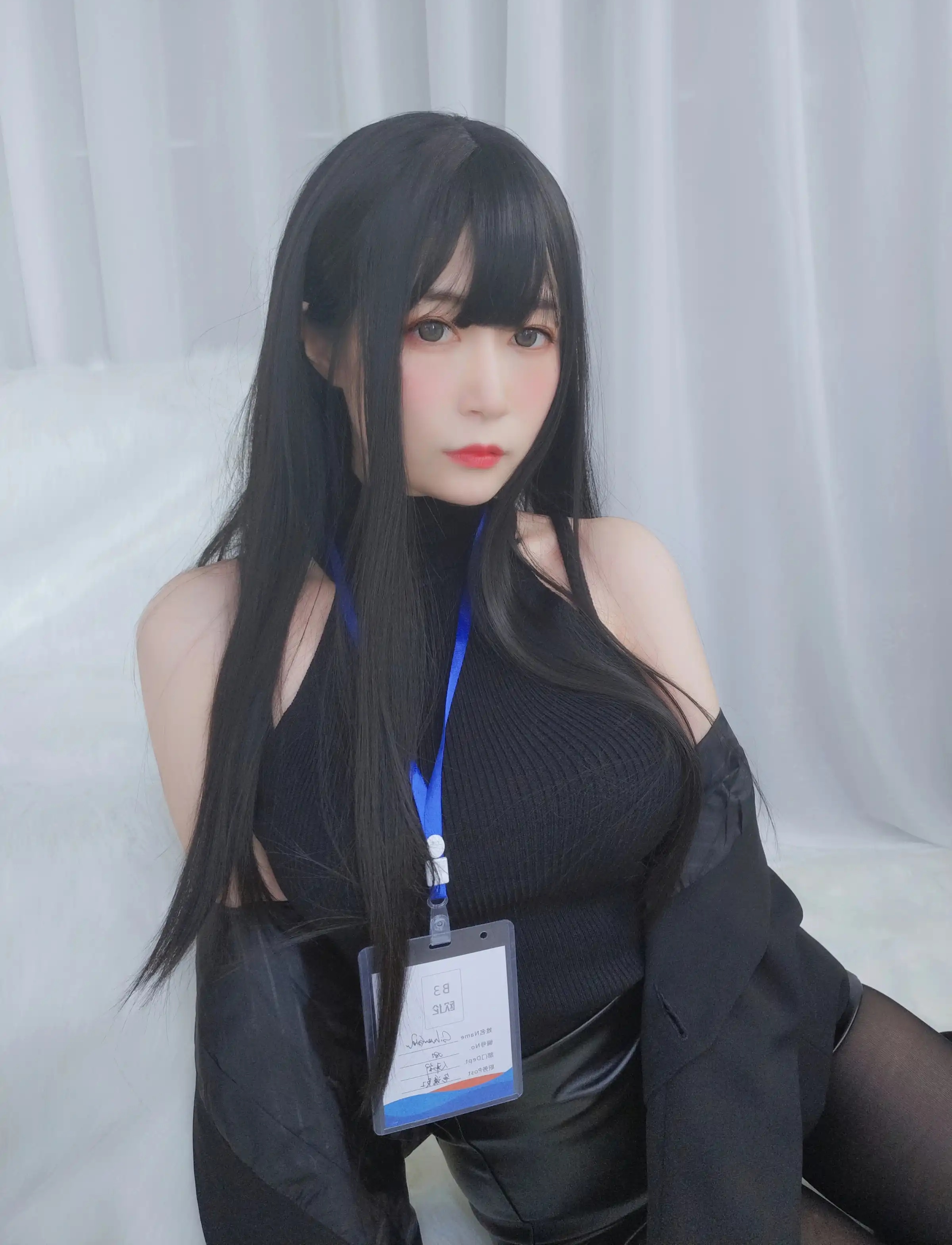 台湾Coser美女白银81-029 - 职场新人 主题写真 [118P]Xiuren秀人写真高清美女套图写真下载-看套图看套图