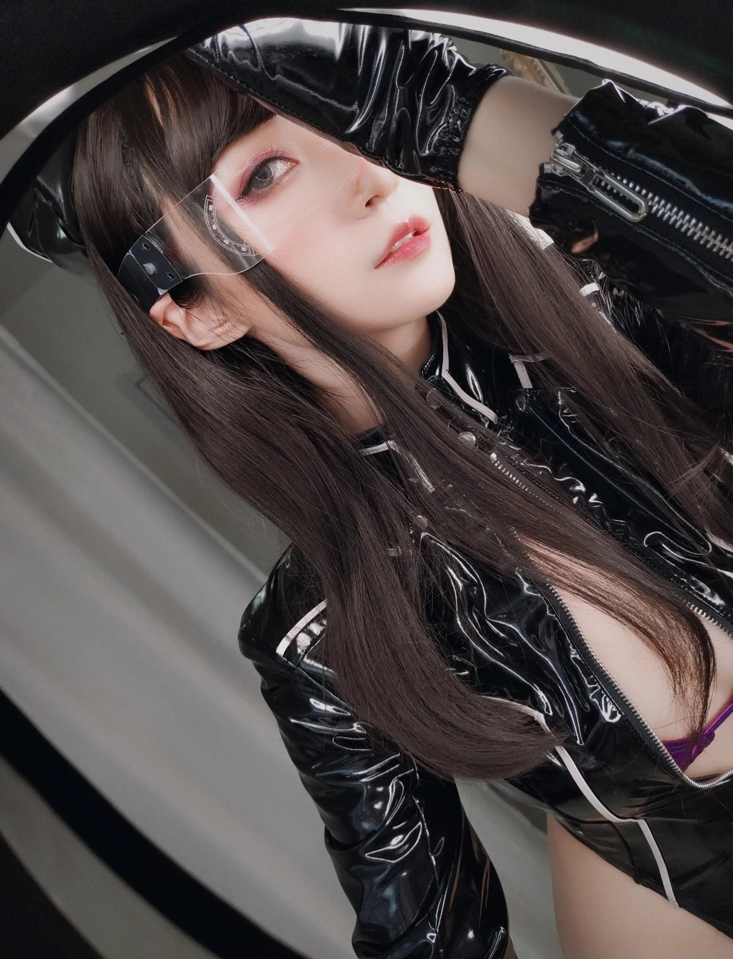 台湾Coser美女白银81-048 - 通讯官 主题写真 [147P]Xiuren秀人写真高清美女套图写真下载-看套图看套图