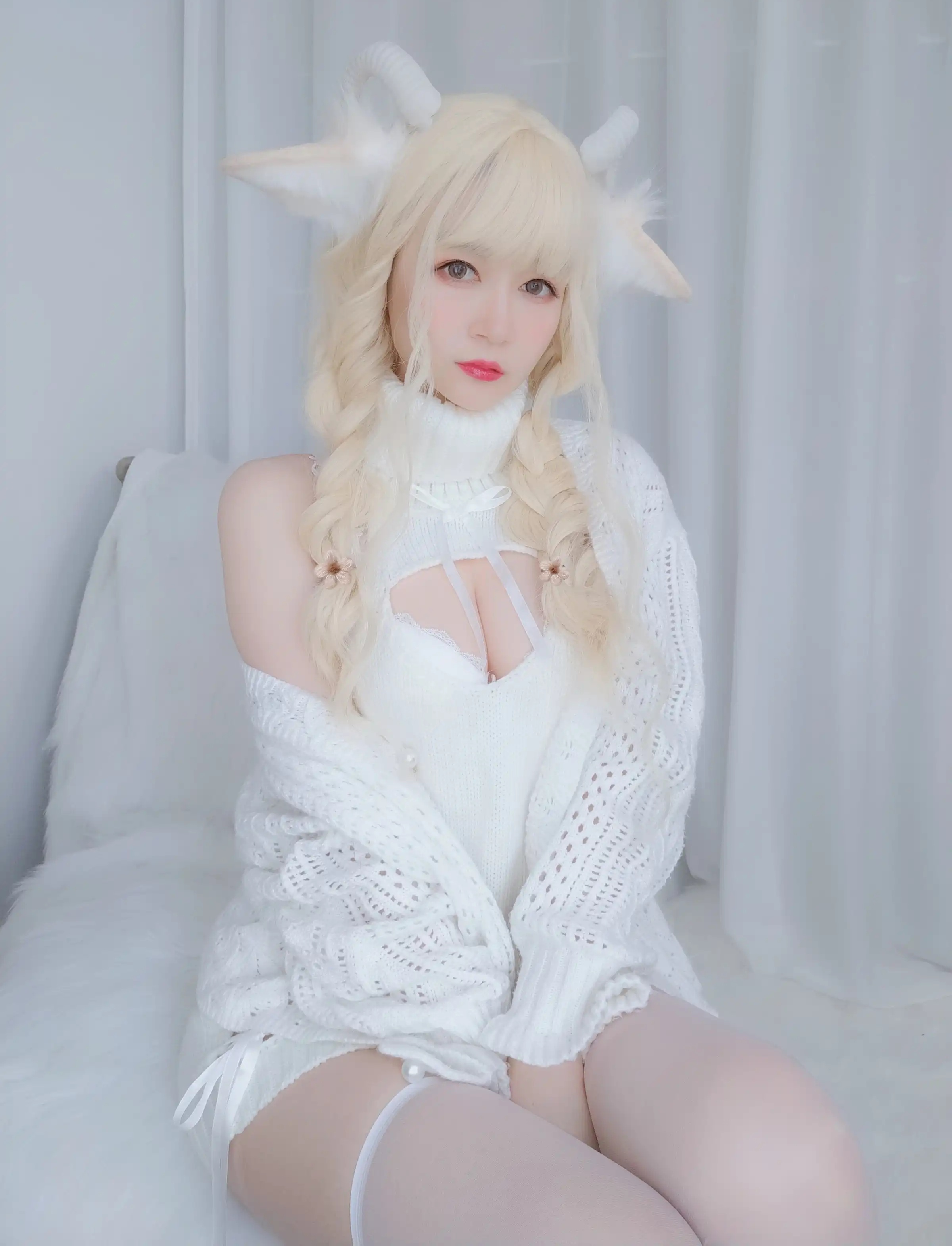 台湾Coser美女白银81-038 - 小白羊 主题写真 [133P]Xiuren秀人写真高清美女套图写真下载-看套图看套图
