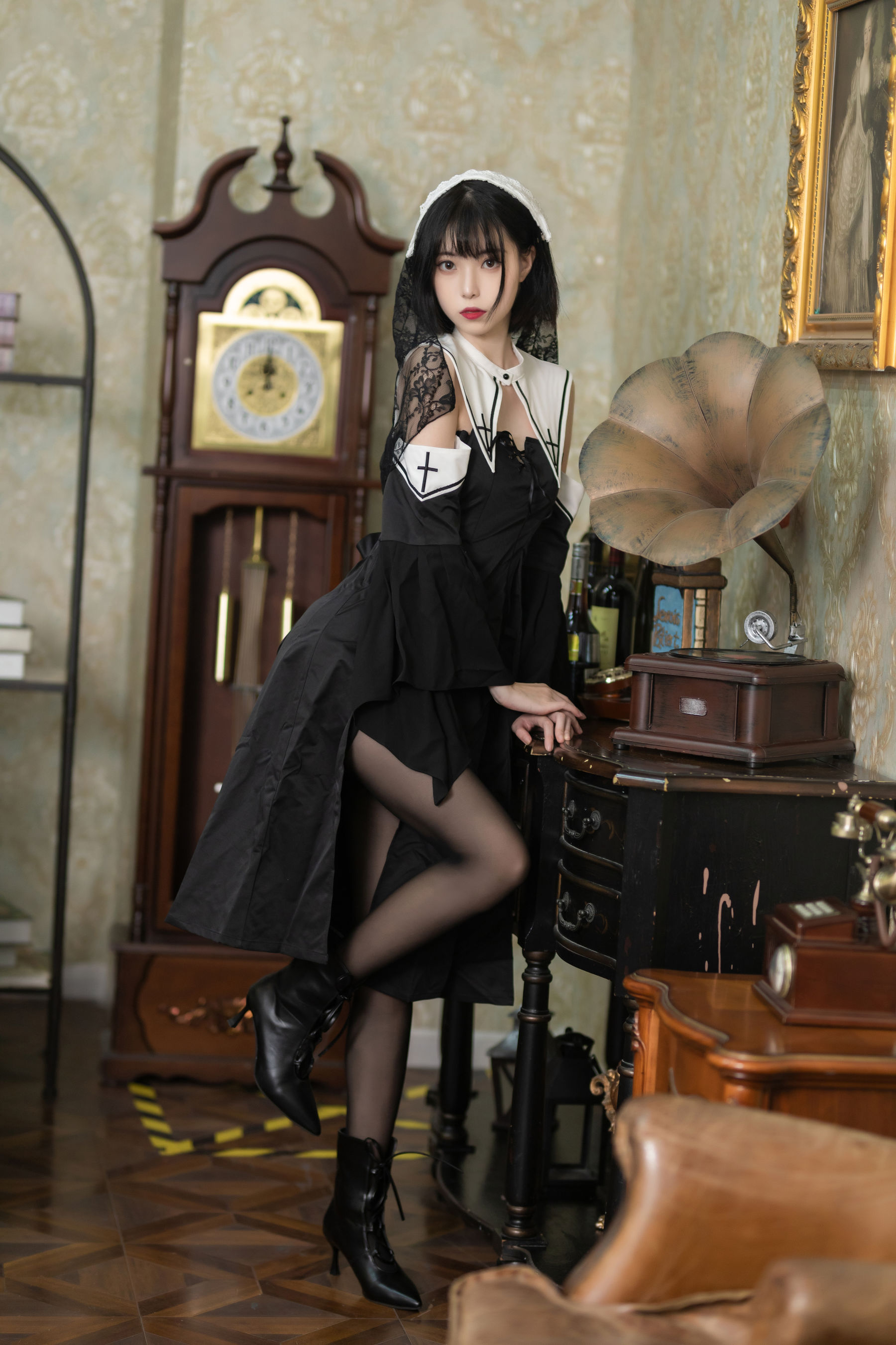 图片[2]-[COSPLAY]许岚 – 暗黑修女-看套图