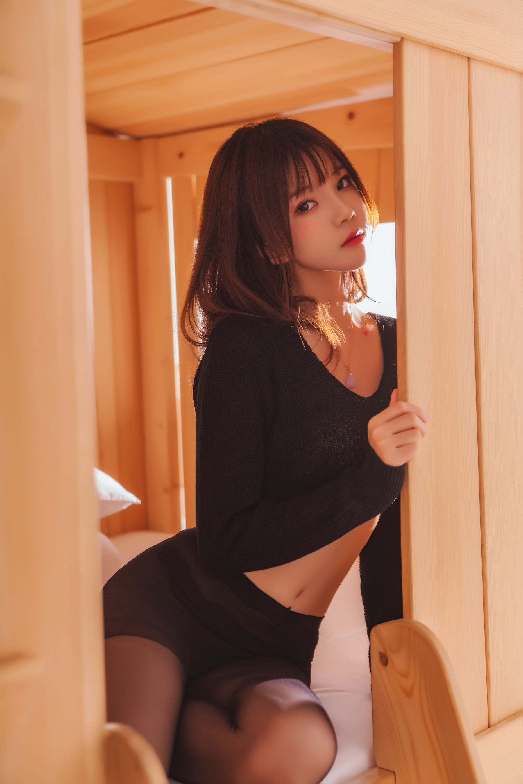 图片[2]-[COSPLAY] 桜桃喵 – 黑&白 之 性感黑-看套图