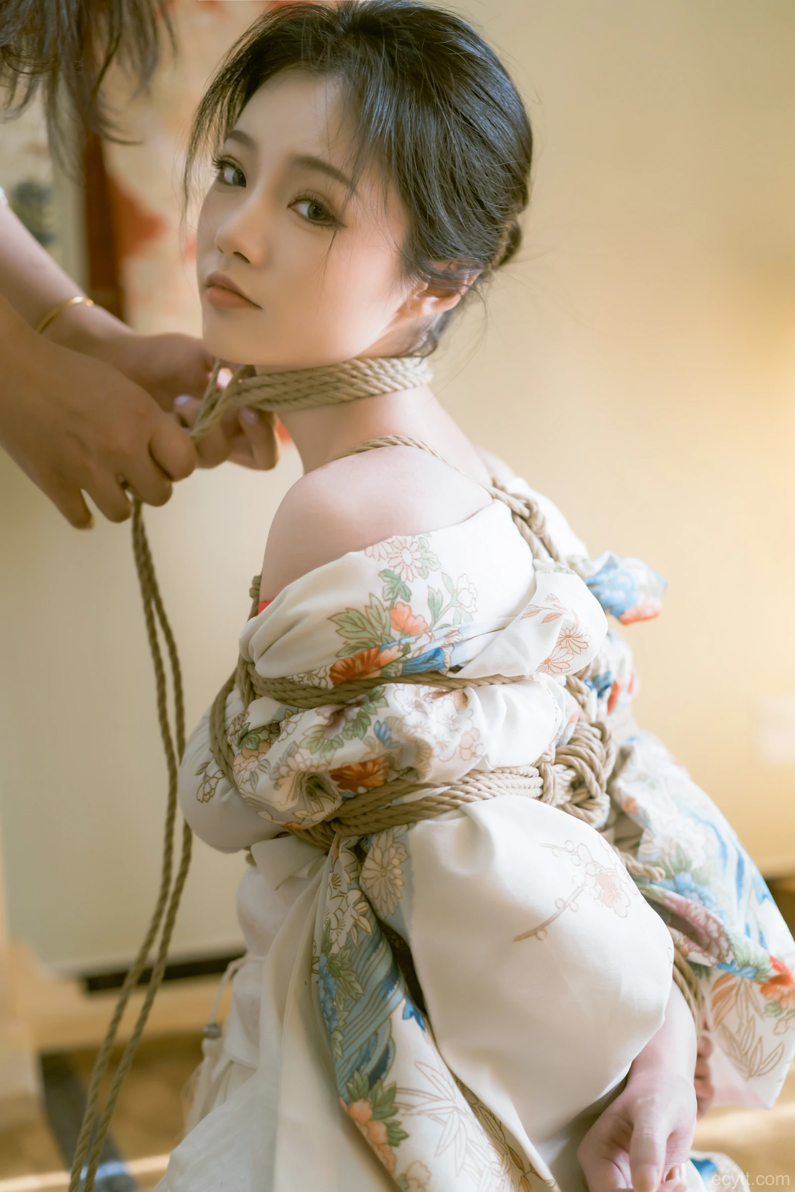 [COSPLAY]桃良阿宅 – 紧缚-看套图