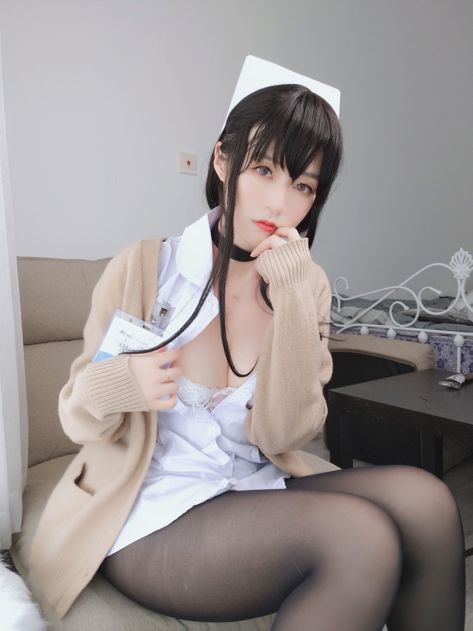 图片[2]-[COSPLAY] Coser小姐姐白银 – 长发小护士-看套图