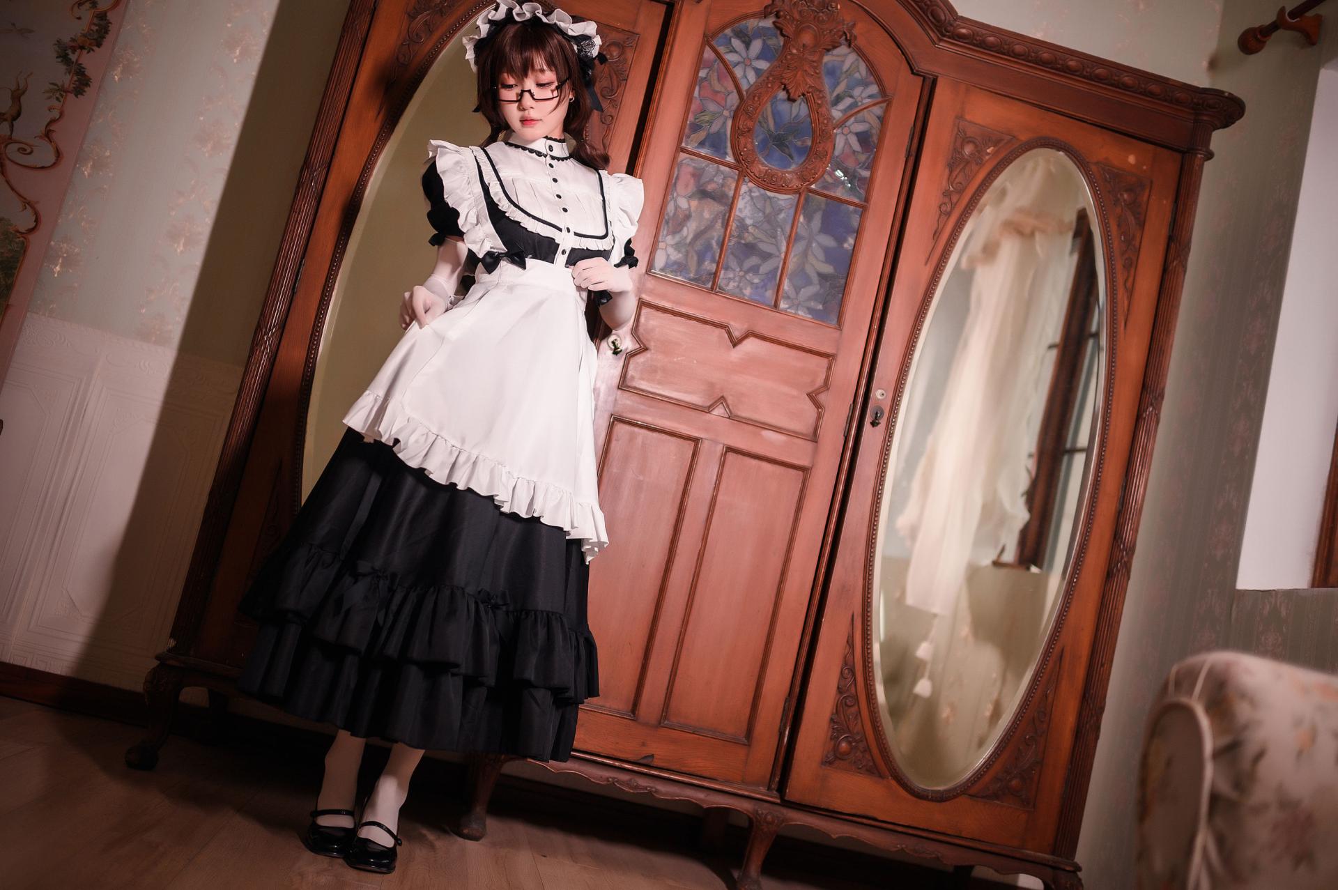图片[2]-[COSPLAY]阿包也是兔娘 – 传统长裙女仆-看套图