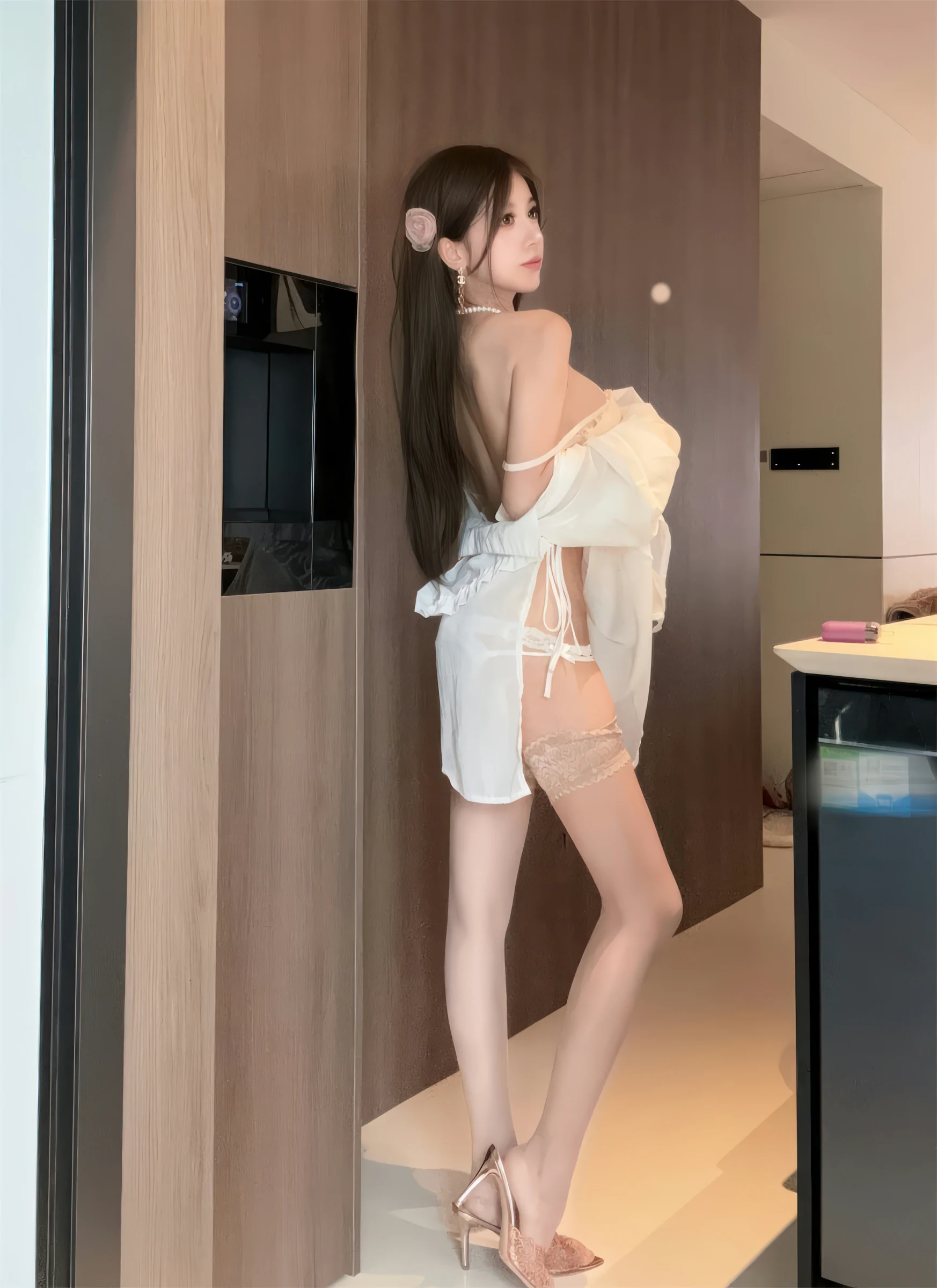 [COSPLAY]过期米线线喵 – 羞涩の妻-看套图