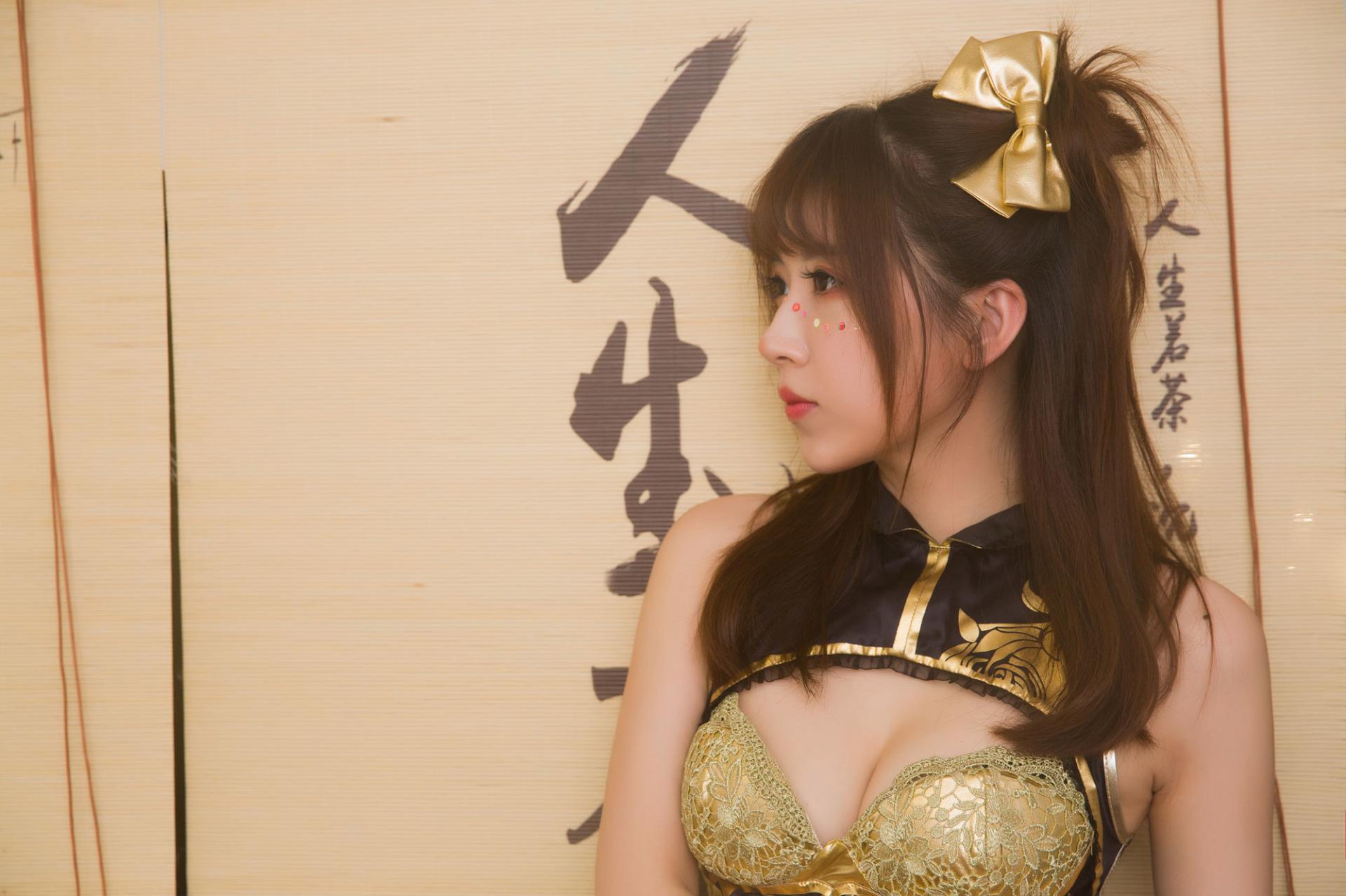 图片[5]-[COSPLAY]小女巫露娜 – 金丝旗袍-看套图