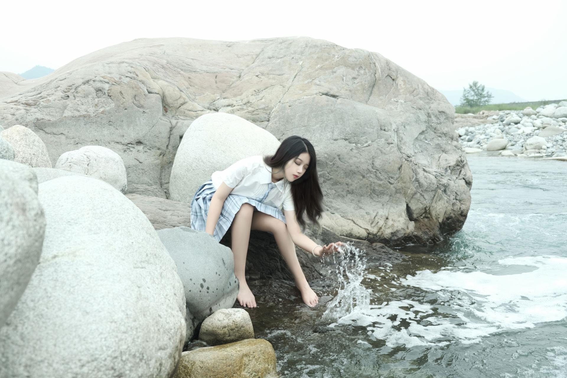 图片[5]-[COSPLAY]eloise软软 – 河边JK-看套图