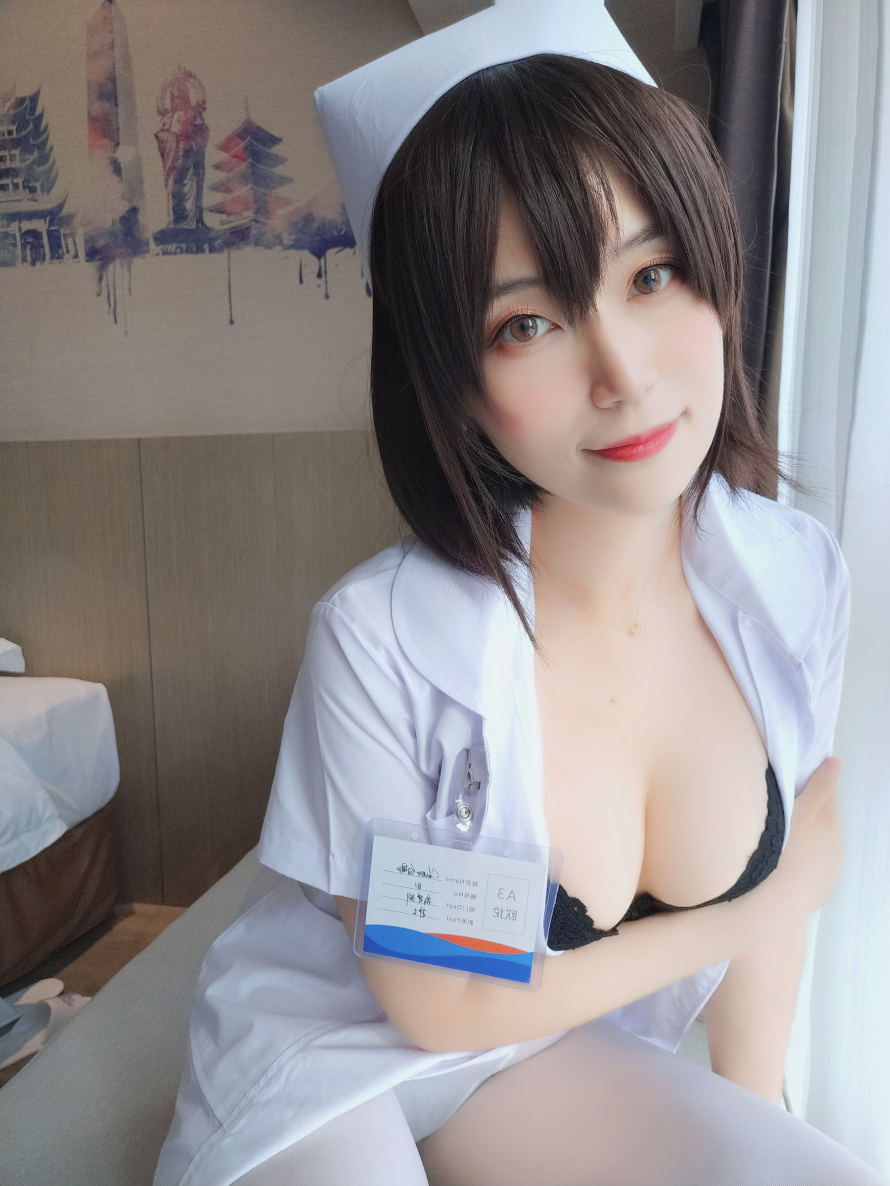 图片[3]-[COSPLAY] Coser小姐姐白银 – 短发小护士-看套图