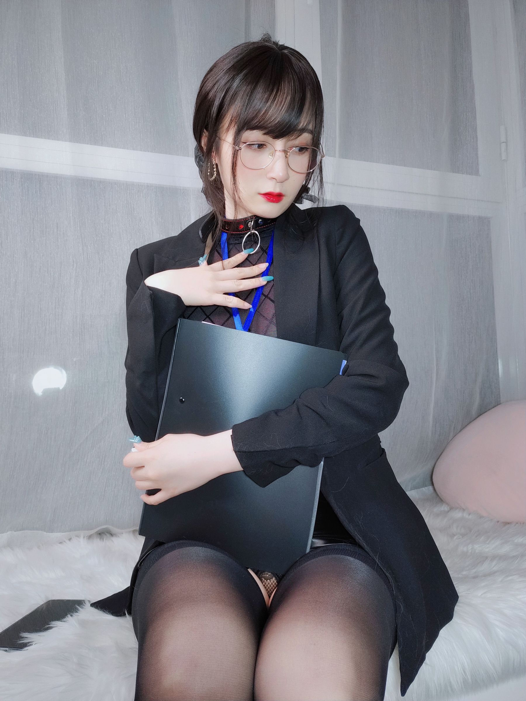 [COSPLAY] Coser小姐姐白银 – 黑丝情趣-看套图