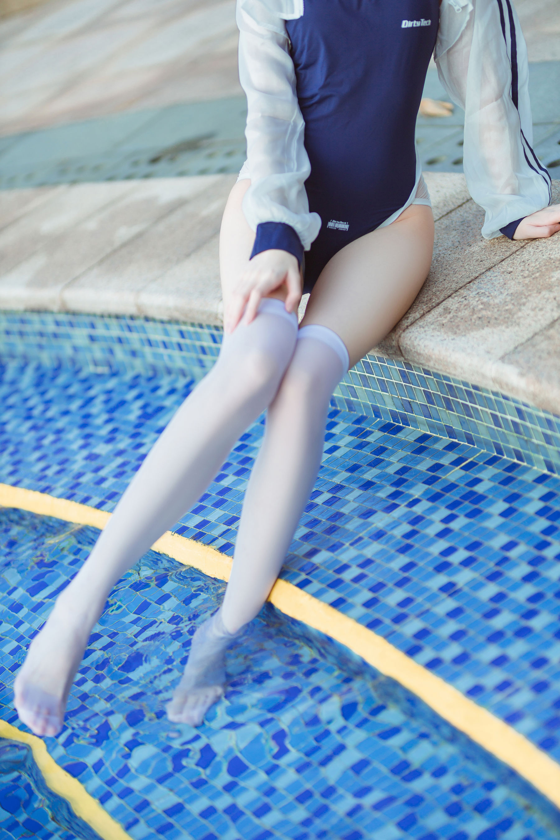 图片[3]Xiuren秀人写真高清美女套图写真下载-看套图[COSPLAY]许岚 – 泳装Xiuren秀人写真高清美女套图写真下载-看套图看套图