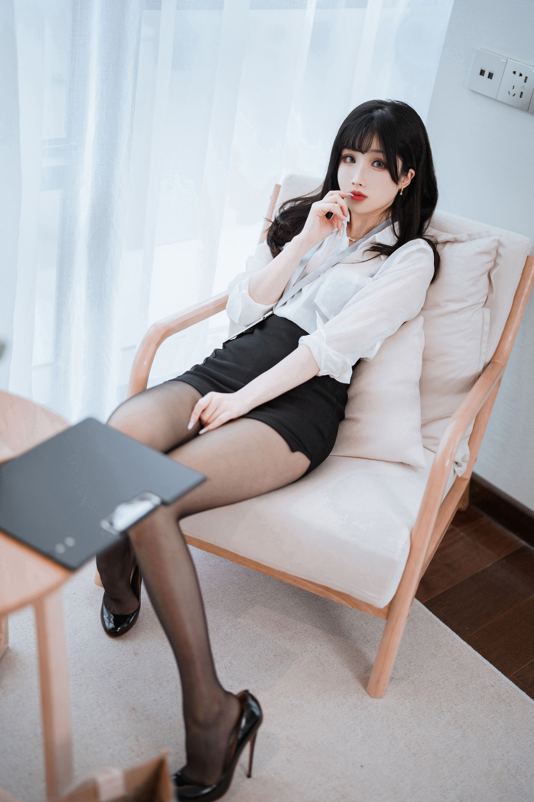 [COSPLAY]rioko凉凉子 – OL前辈-看套图