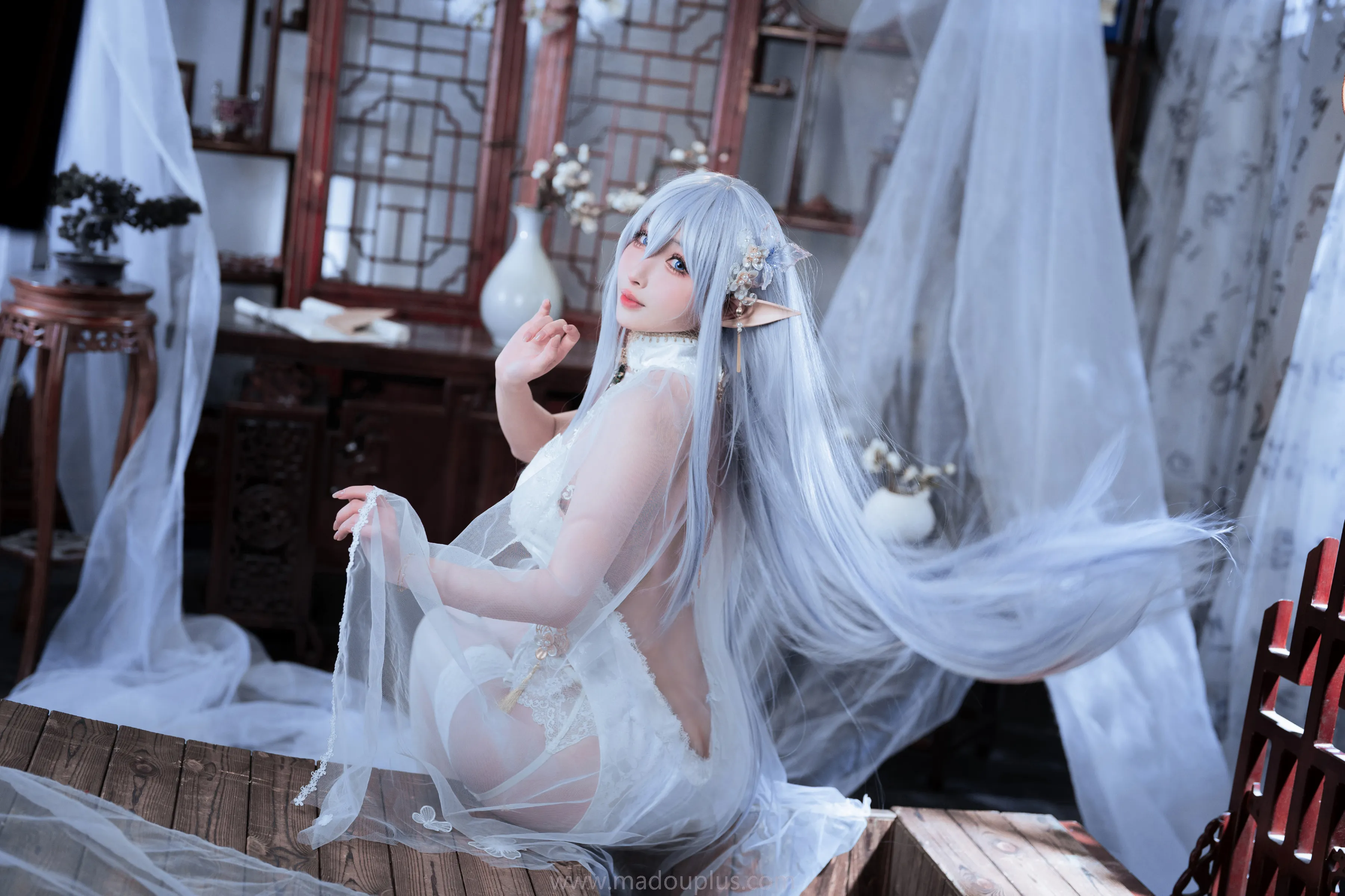 [COSPLAY]rioko凉凉子 – 布洛妮娅OL 大鸭鸭-看套图