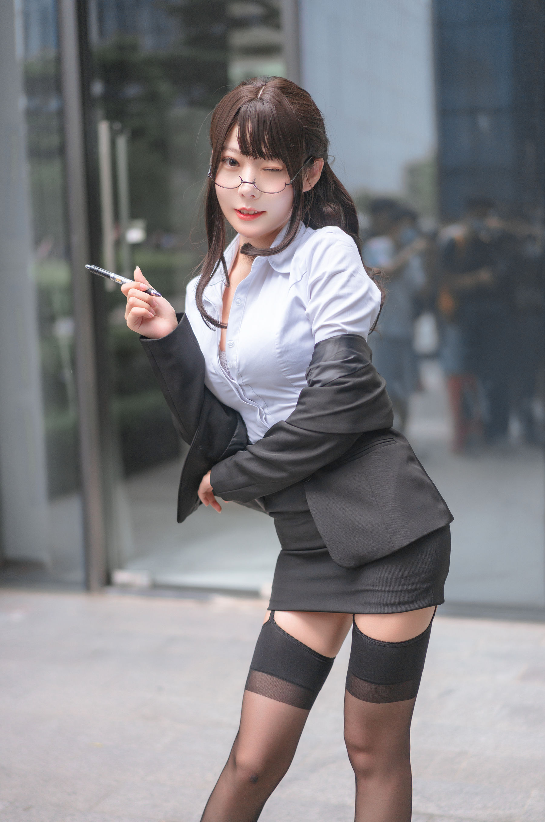 图片[5]Xiuren秀人写真高清美女套图写真下载-看套图[COSPLAY]香草喵露露 – 丝袜西装诱惑Xiuren秀人写真高清美女套图写真下载-看套图看套图