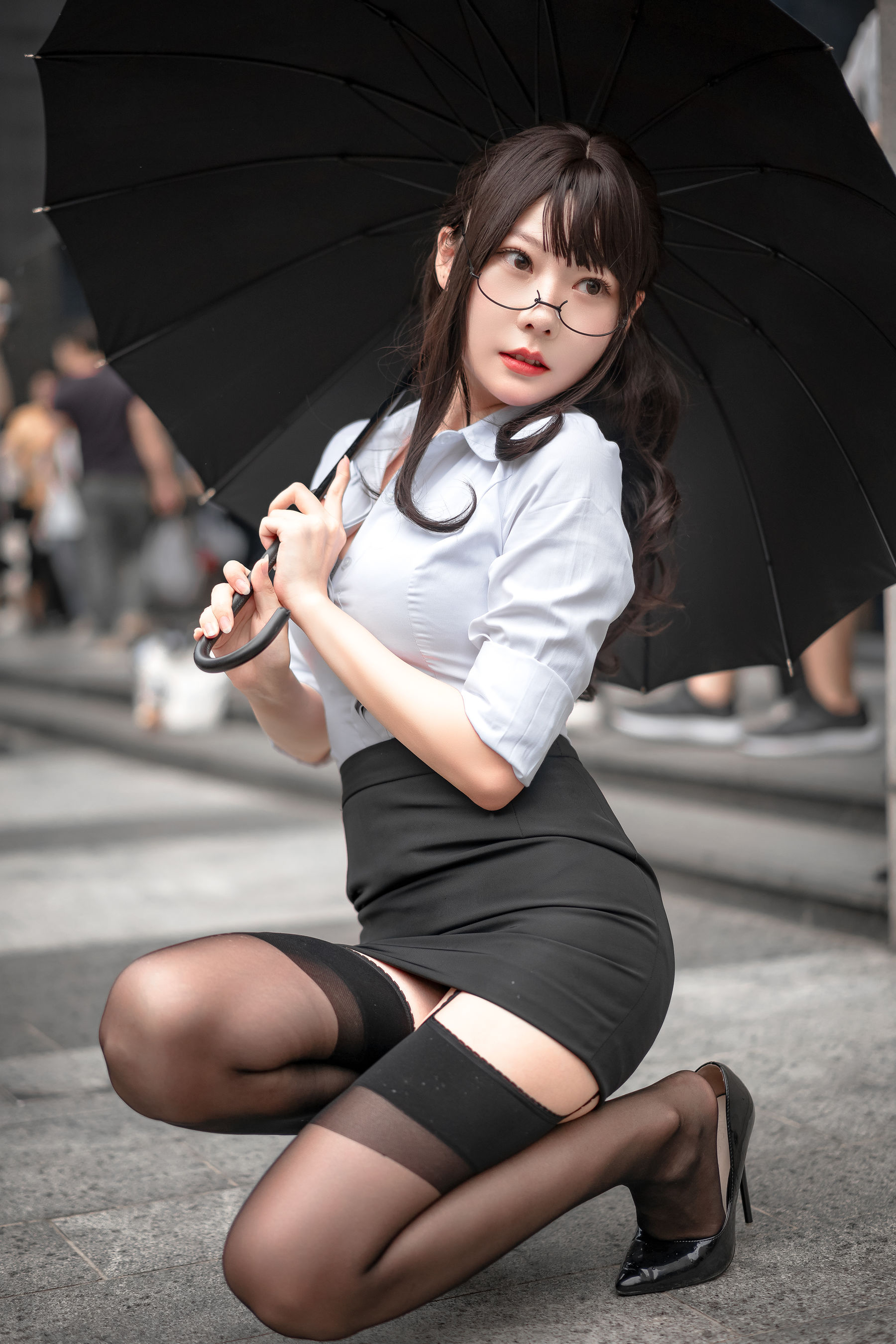 [COSPLAY]香草喵露露 – 丝袜西装诱惑Xiuren秀人写真高清美女套图写真下载-看套图看套图