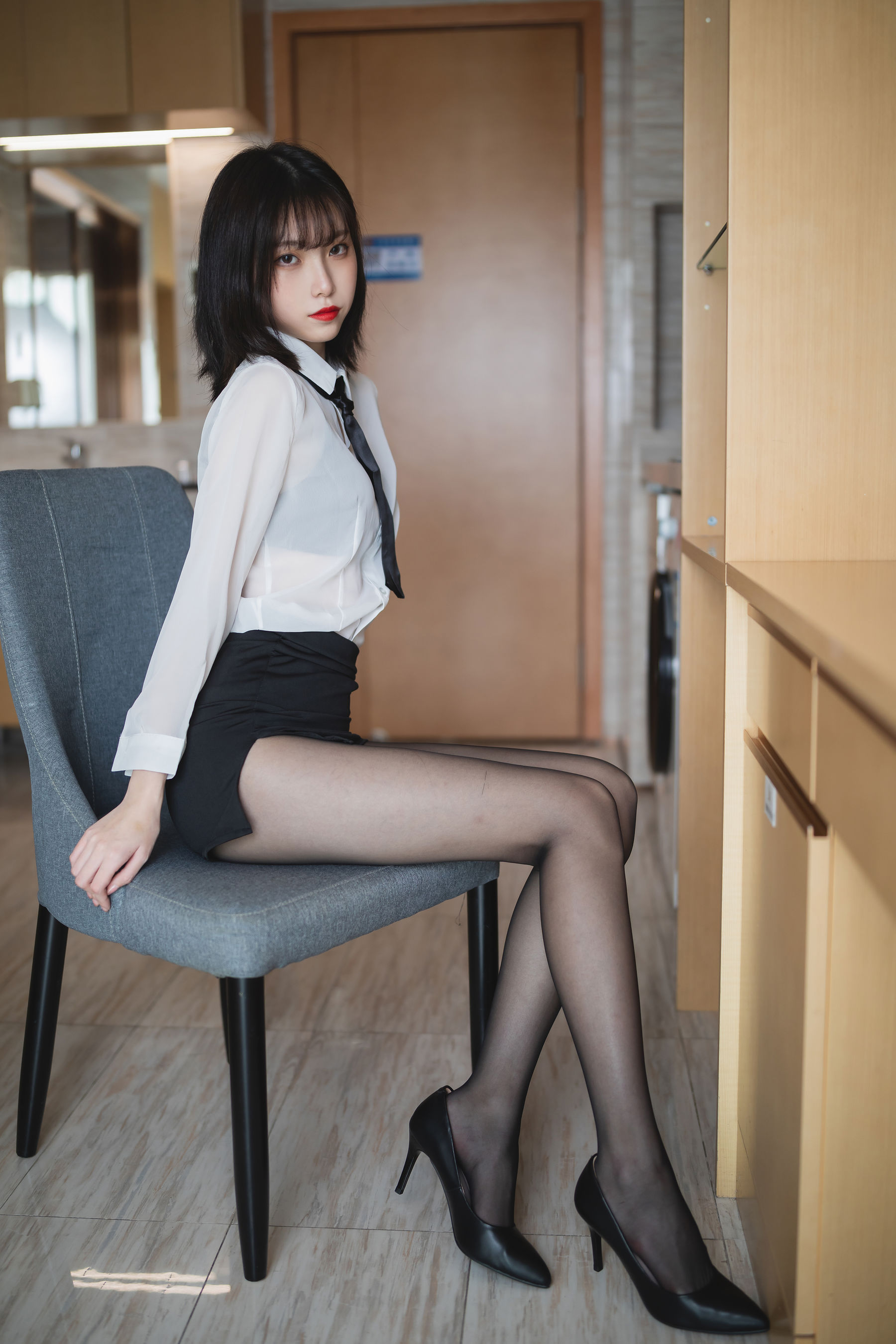 图片[4]-[COSPLAY]许岚 – OL制服-看套图