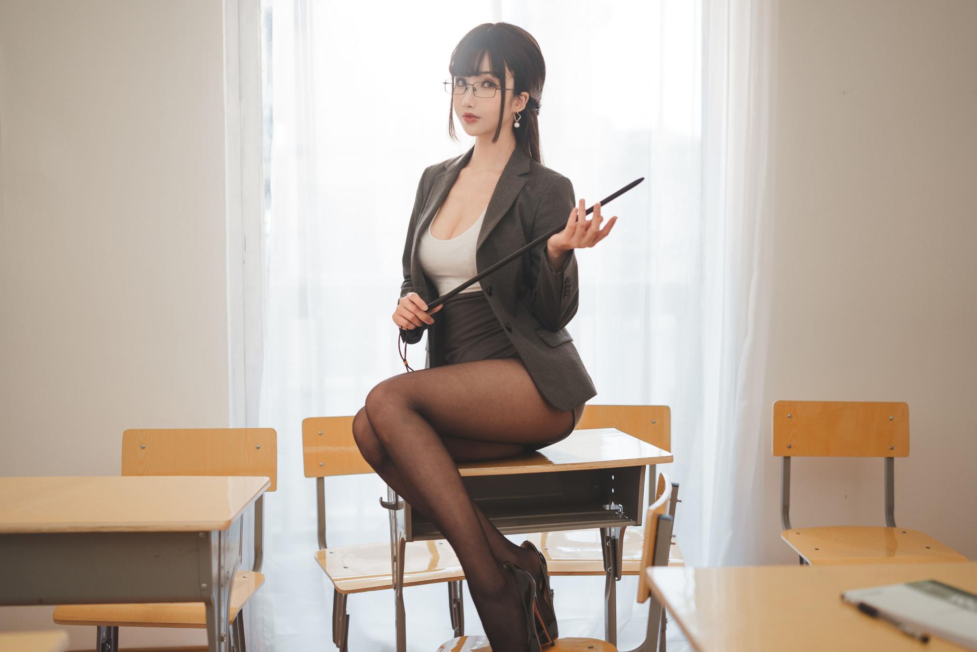 图片[4]-[COSPLAY]rioko凉凉子 – 奇怪的老师-看套图