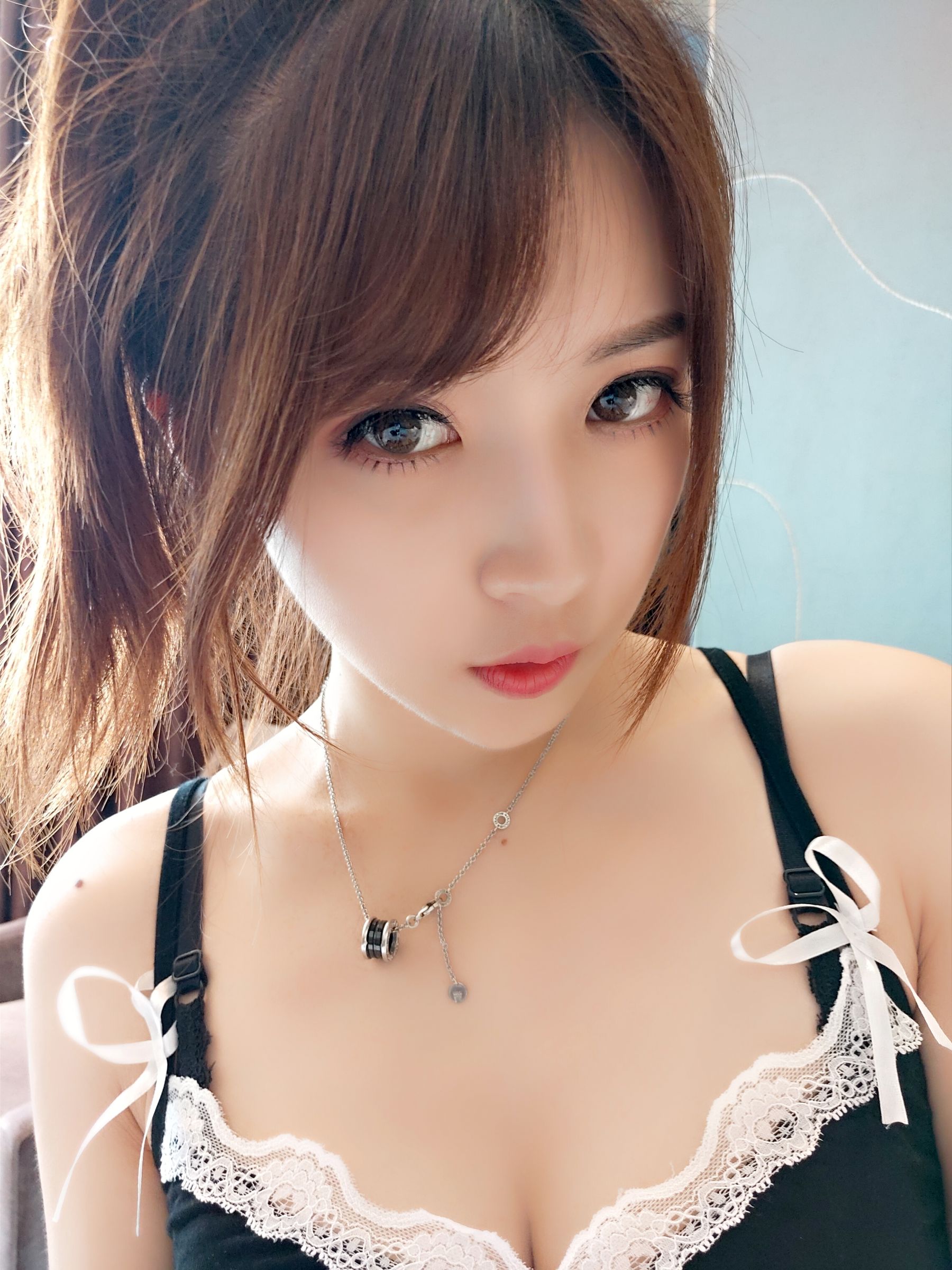 图片[2]Xiuren秀人写真高清美女套图写真下载-看套图[COSPLAY]小女巫露娜 – 黑色吊带裙Xiuren秀人写真高清美女套图写真下载-看套图看套图