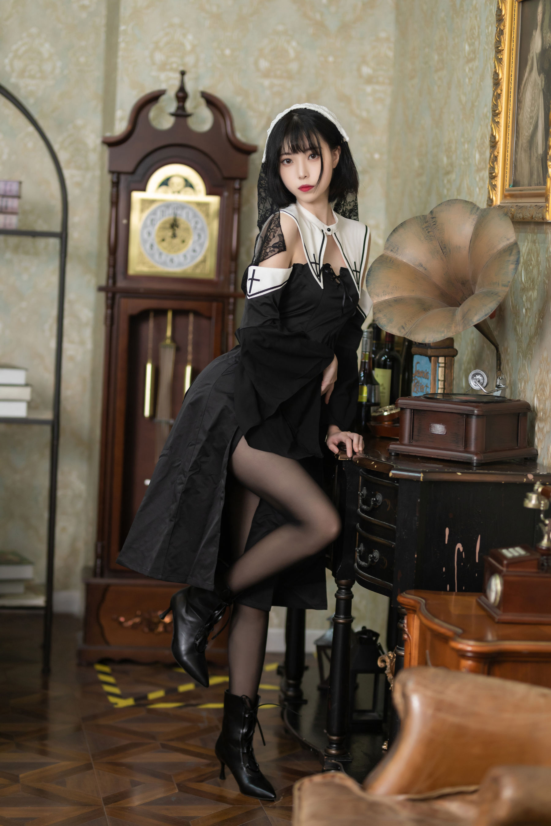 图片[3]-[COSPLAY]许岚 – 暗黑修女-看套图