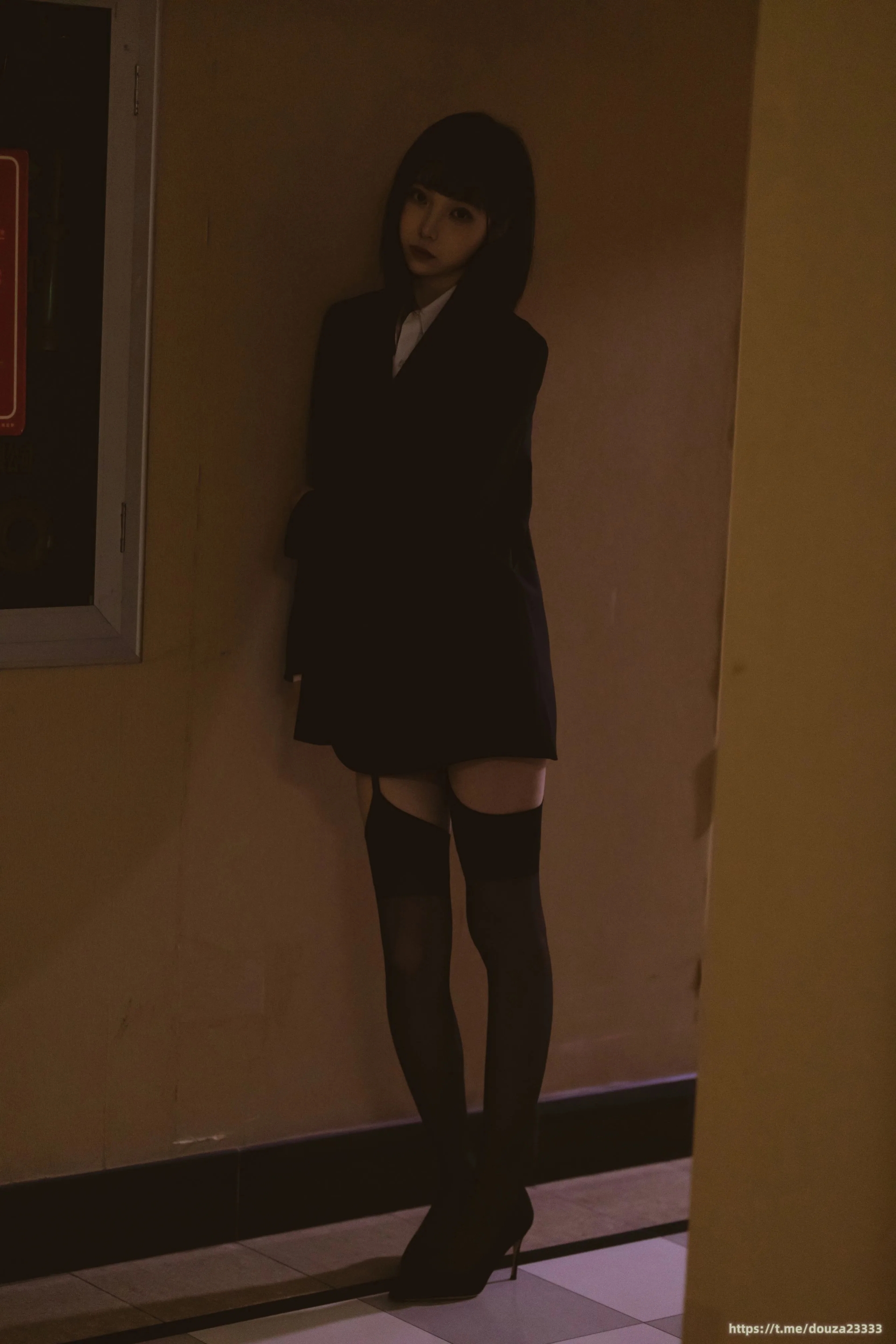 [COSPLAY]许岚 – 醉酒OL-看套图