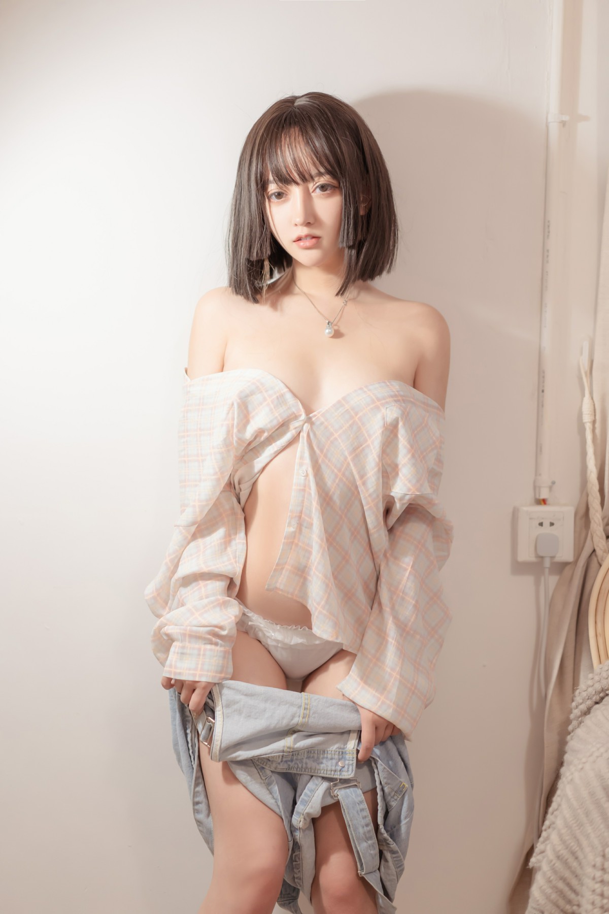 [COSPLAY]过期米线线喵 – 背带裤Xiuren秀人写真高清美女套图写真下载-看套图看套图
