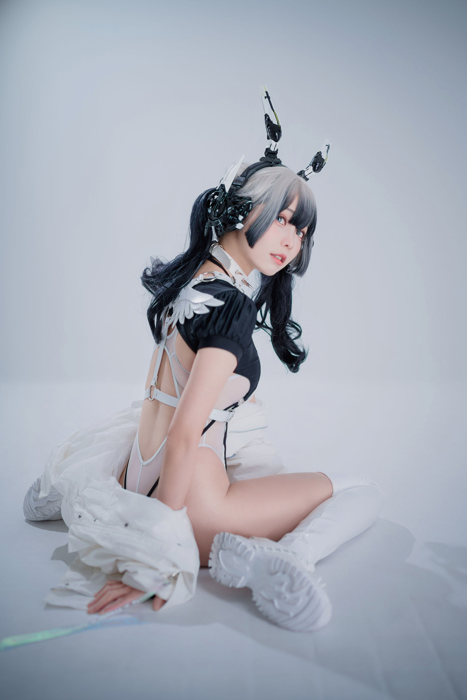 图片[5]-[COSPLAY] Ely_eee(ElyEE子) – Cyber Girl BLANCHE 賽博少女-看套图