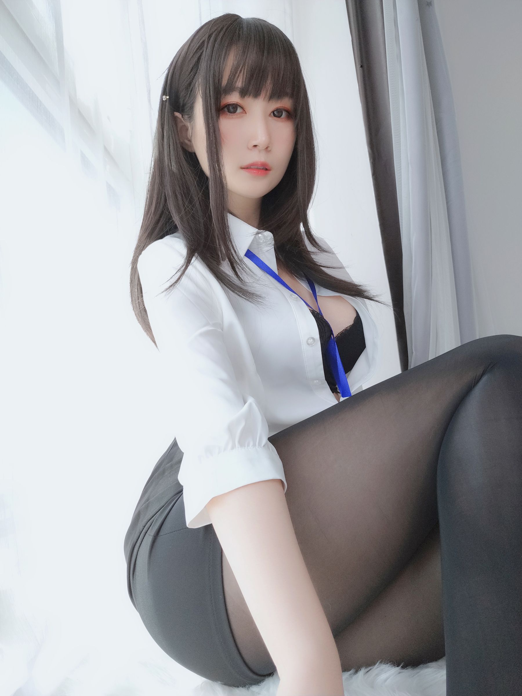 [COSPLAY] Coser小姐姐白银 – 制服-看套图