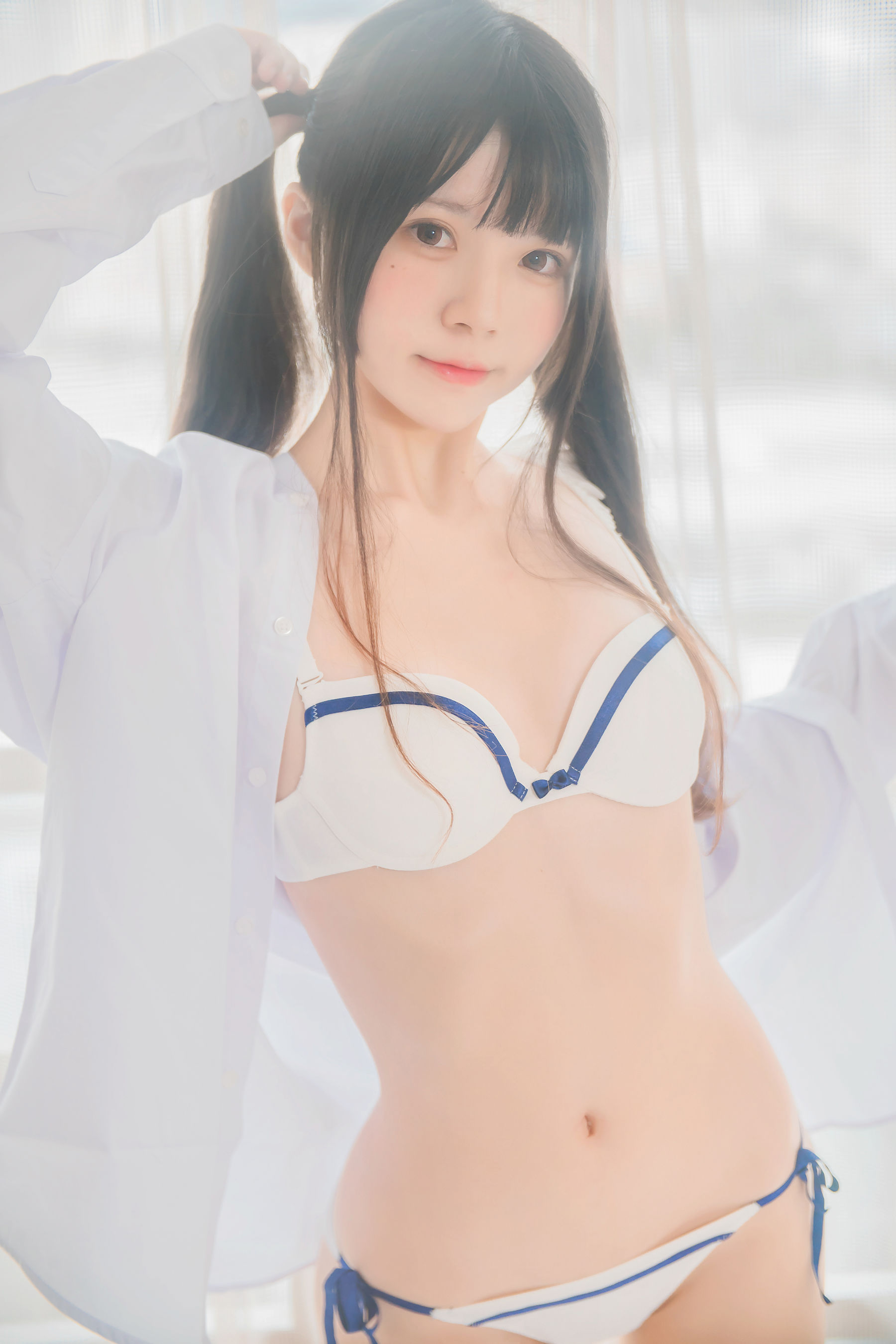 [COSPLAY] 桜桃喵 – 白衬衫双马尾-看套图