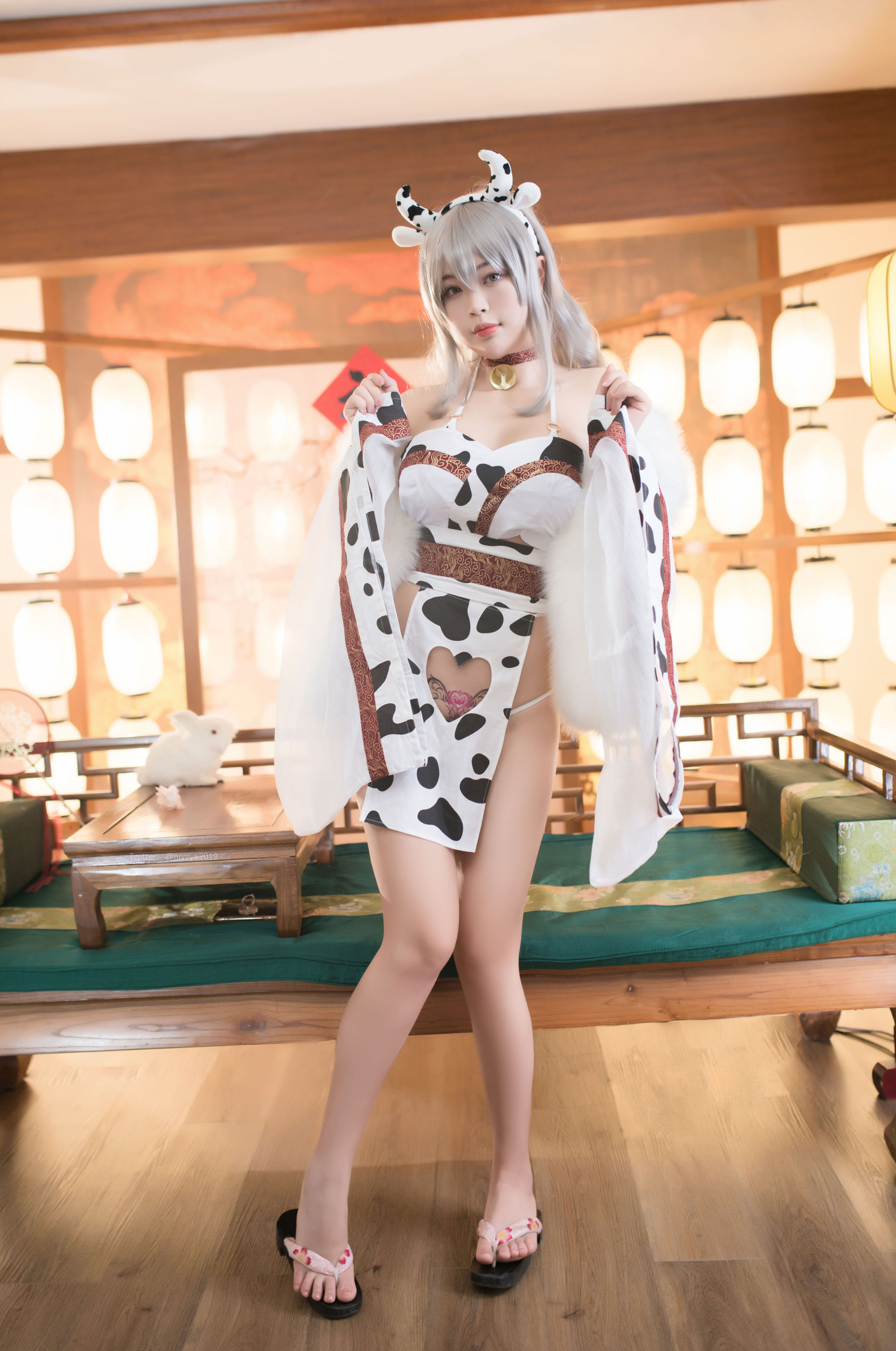 [COSPLAY]萌系小姐姐-白烨 – 色牛牛-看套图