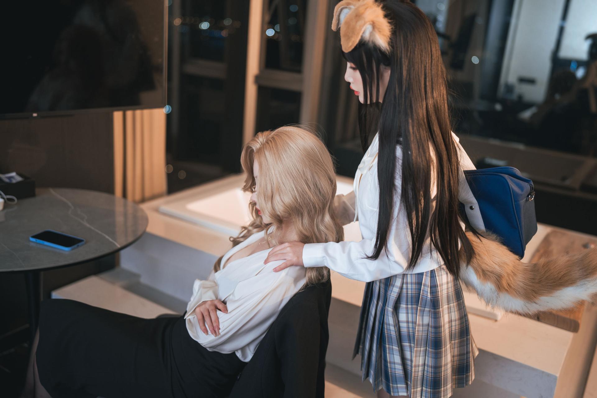 [COSPLAY]rioko凉凉子&面饼仙儿 – 女上司双人版-看套图