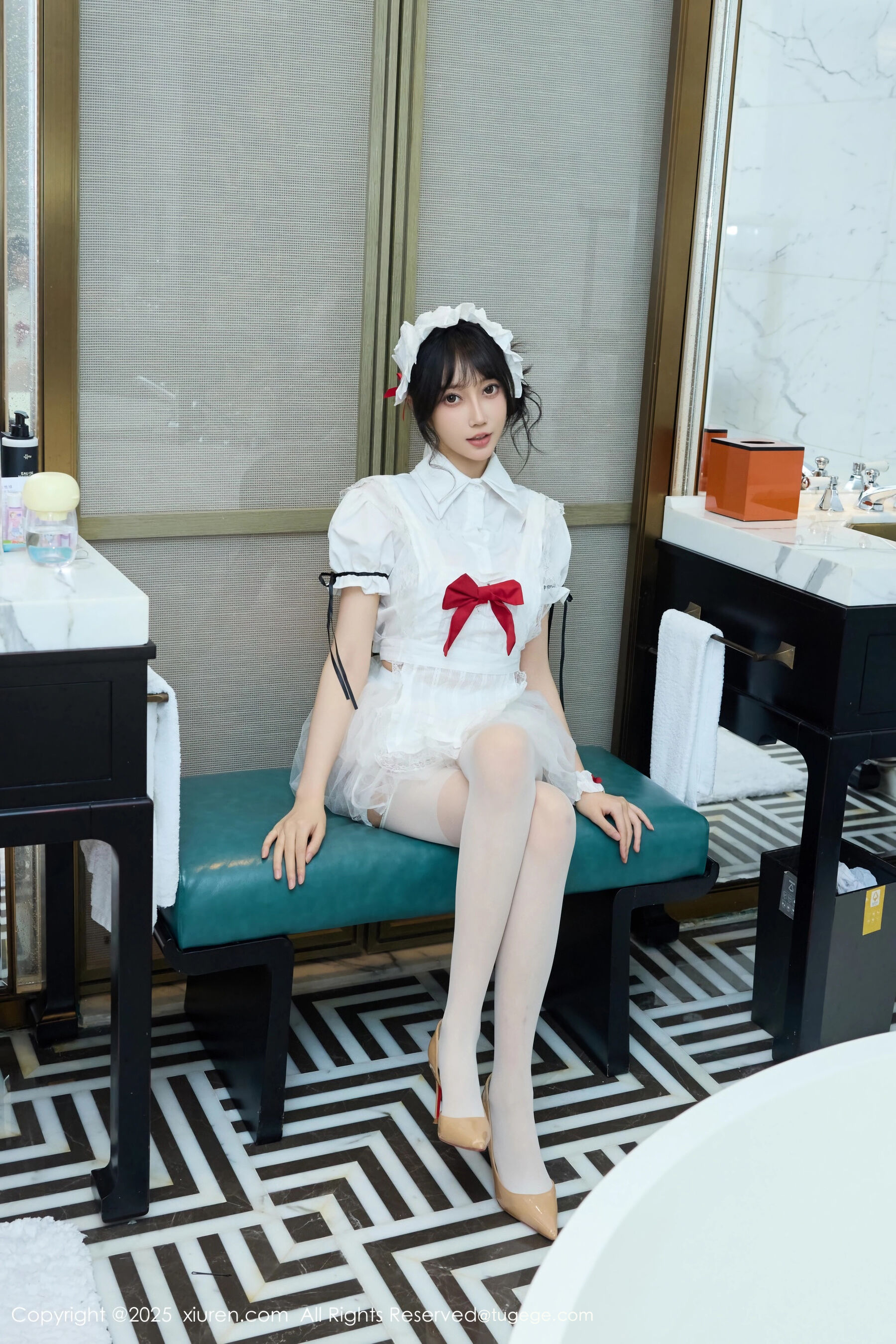 [XiuRen秀人网] 玥儿玥er No.10827Xiuren秀人写真高清美女套图写真下载-看套图看套图