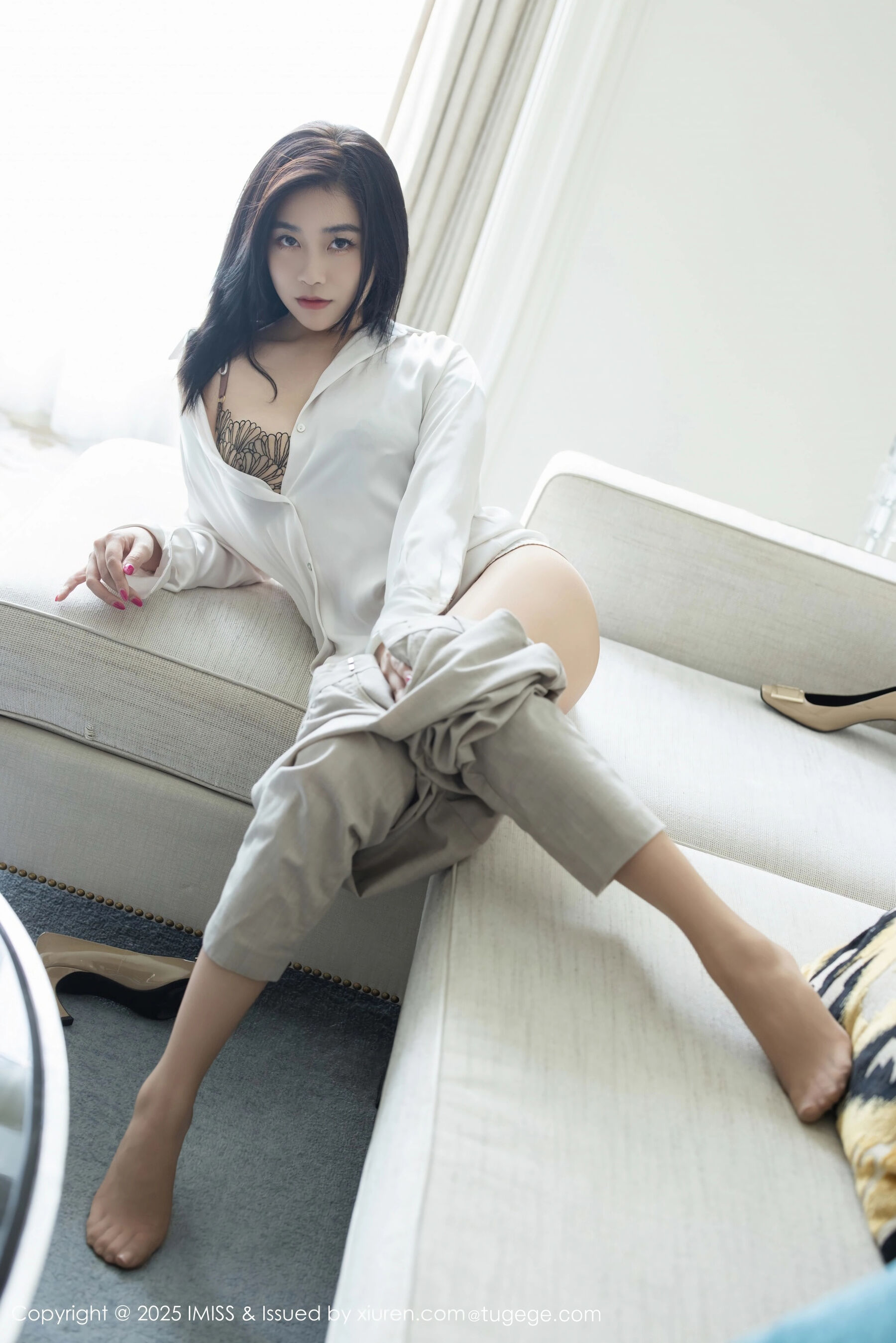 图片[4]Xiuren秀人写真高清美女套图写真下载-看套图[IMISS爱蜜社] VOL.800 许诺Sabrina 肉色嘻袜Xiuren秀人写真高清美女套图写真下载-看套图看套图
