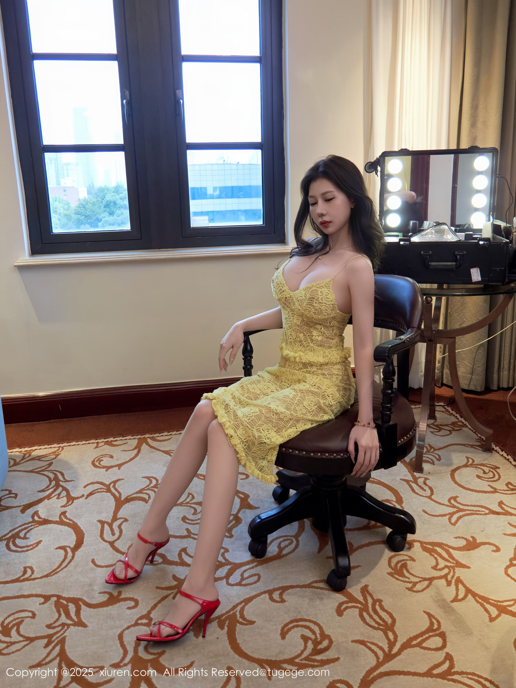 [XiuRen秀人网] 尹甜甜sunny No.10879-看套图