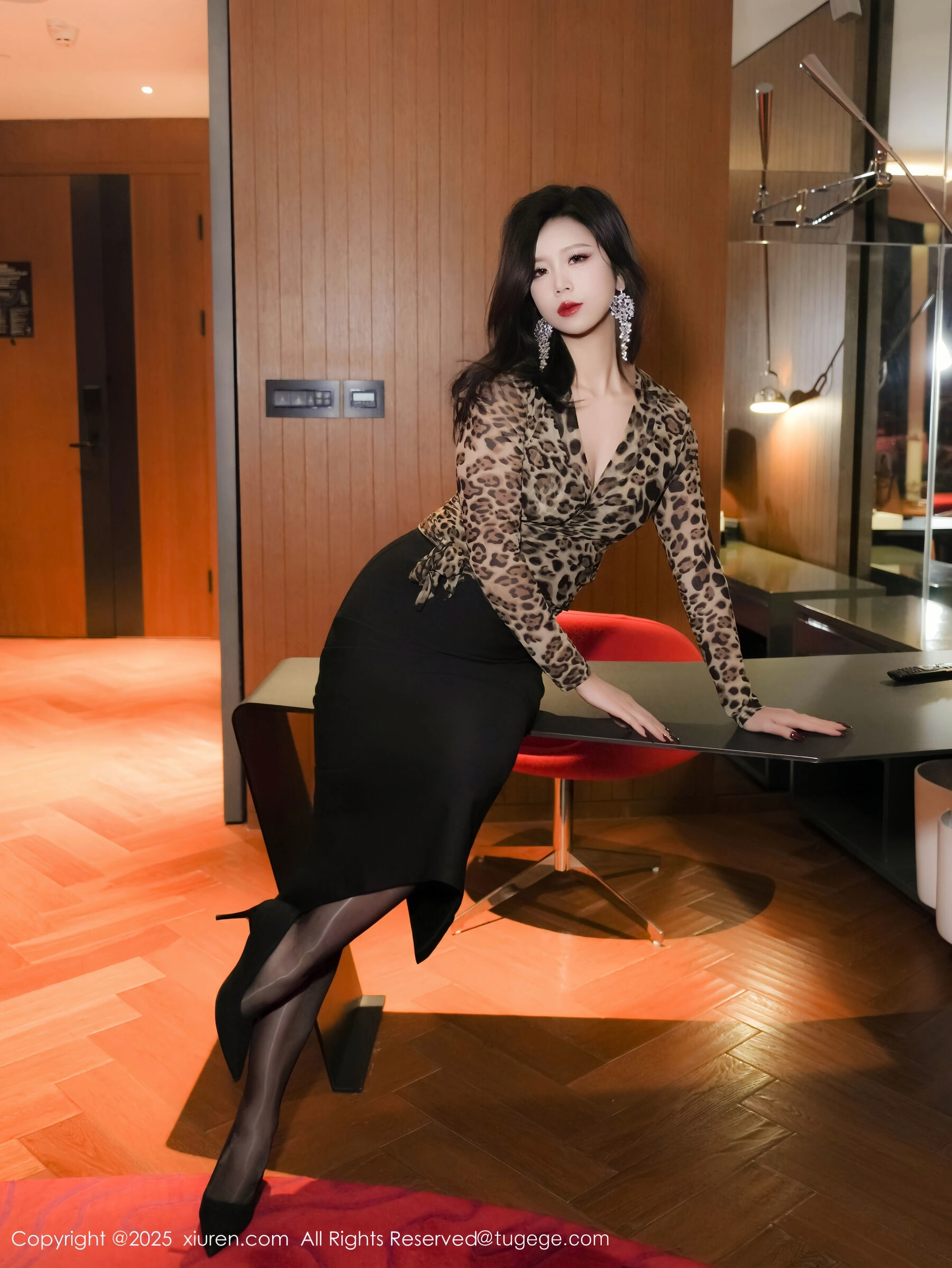 图片[5]Xiuren秀人写真高清美女套图写真下载-看套图[XiuRen秀人网] 玫瑰我爱你 Vol.10901Xiuren秀人写真高清美女套图写真下载-看套图看套图