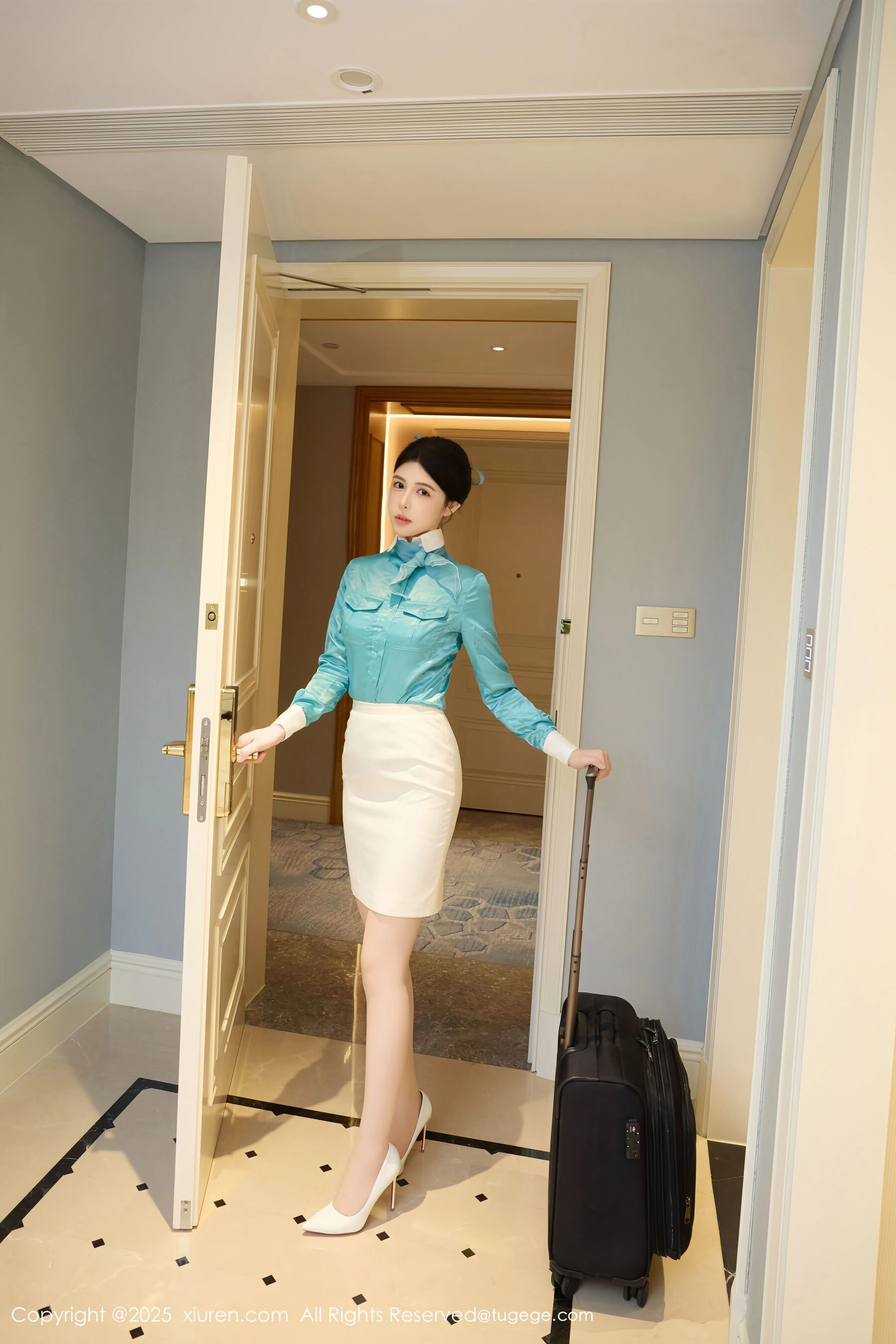 [XiuRen秀人网] 方蕾蕾 Vol.10998Xiuren秀人写真高清美女套图写真下载-看套图看套图