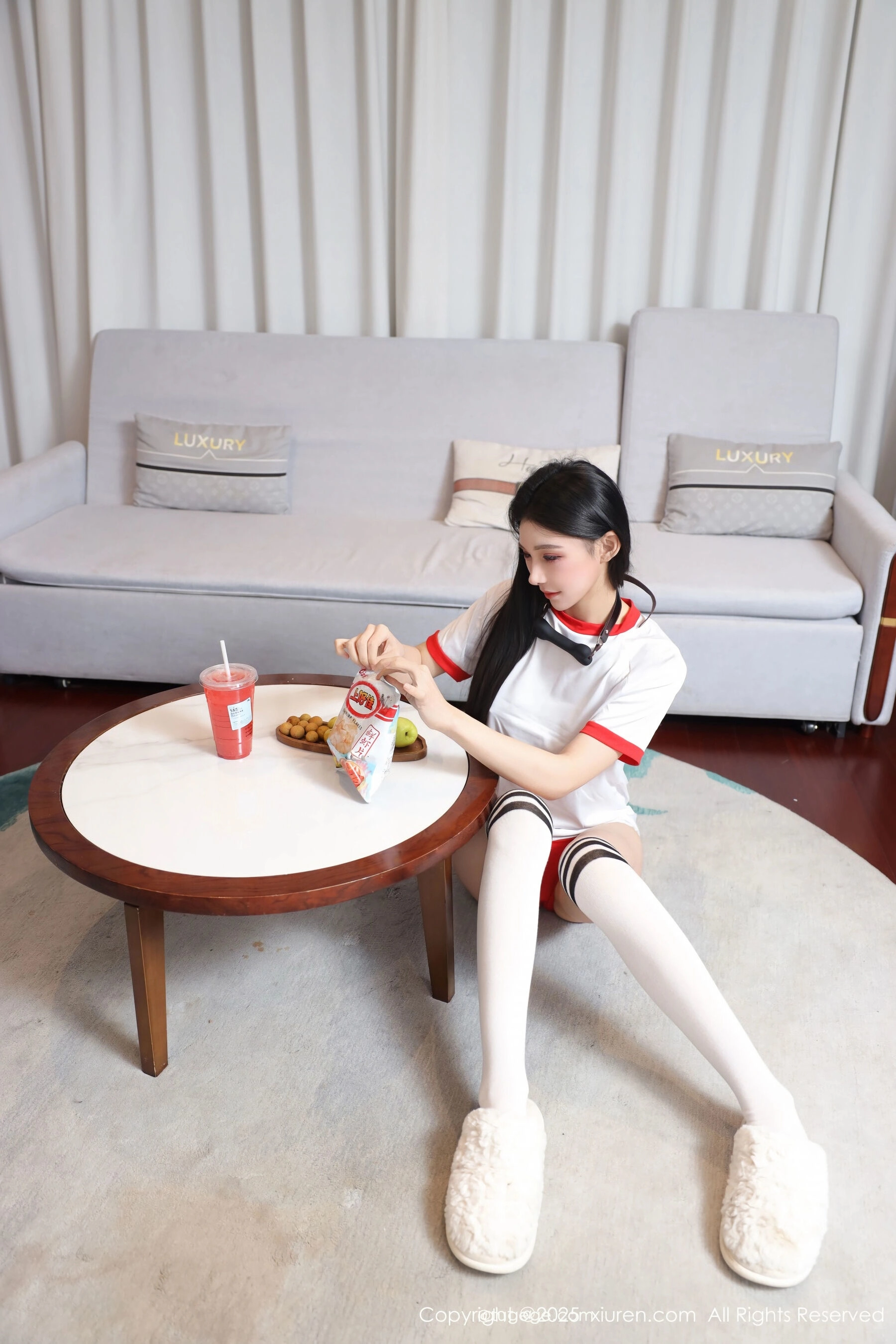 图片[3]Xiuren秀人写真高清美女套图写真下载-看套图[XiuRen秀人网] 许微微呀 Vol.11110Xiuren秀人写真高清美女套图写真下载-看套图看套图