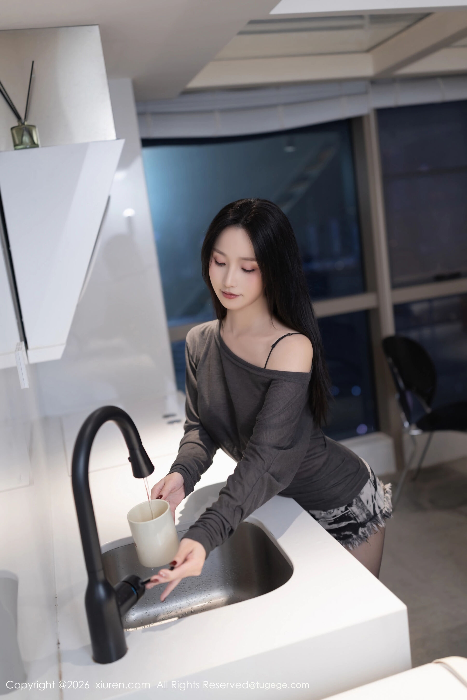 图片[3]Xiuren秀人写真高清美女套图写真下载-看套图[XiuRen秀人网] 杏子Yada Vol.11202Xiuren秀人写真高清美女套图写真下载-看套图看套图