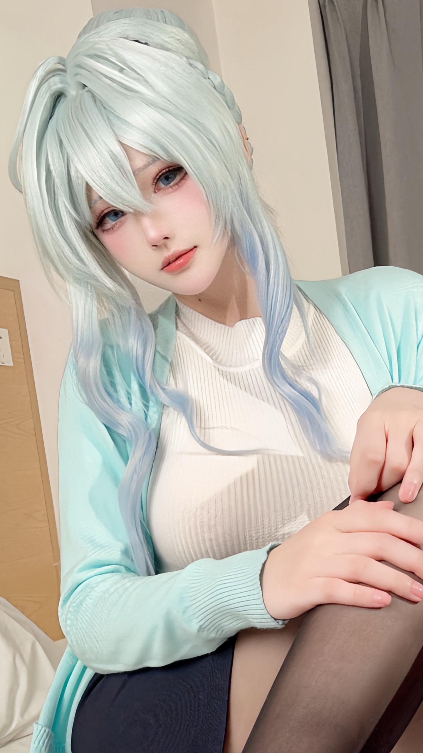 Coser@花兮_honokaXiuren秀人写真高清美女套图写真下载-看套图看套图