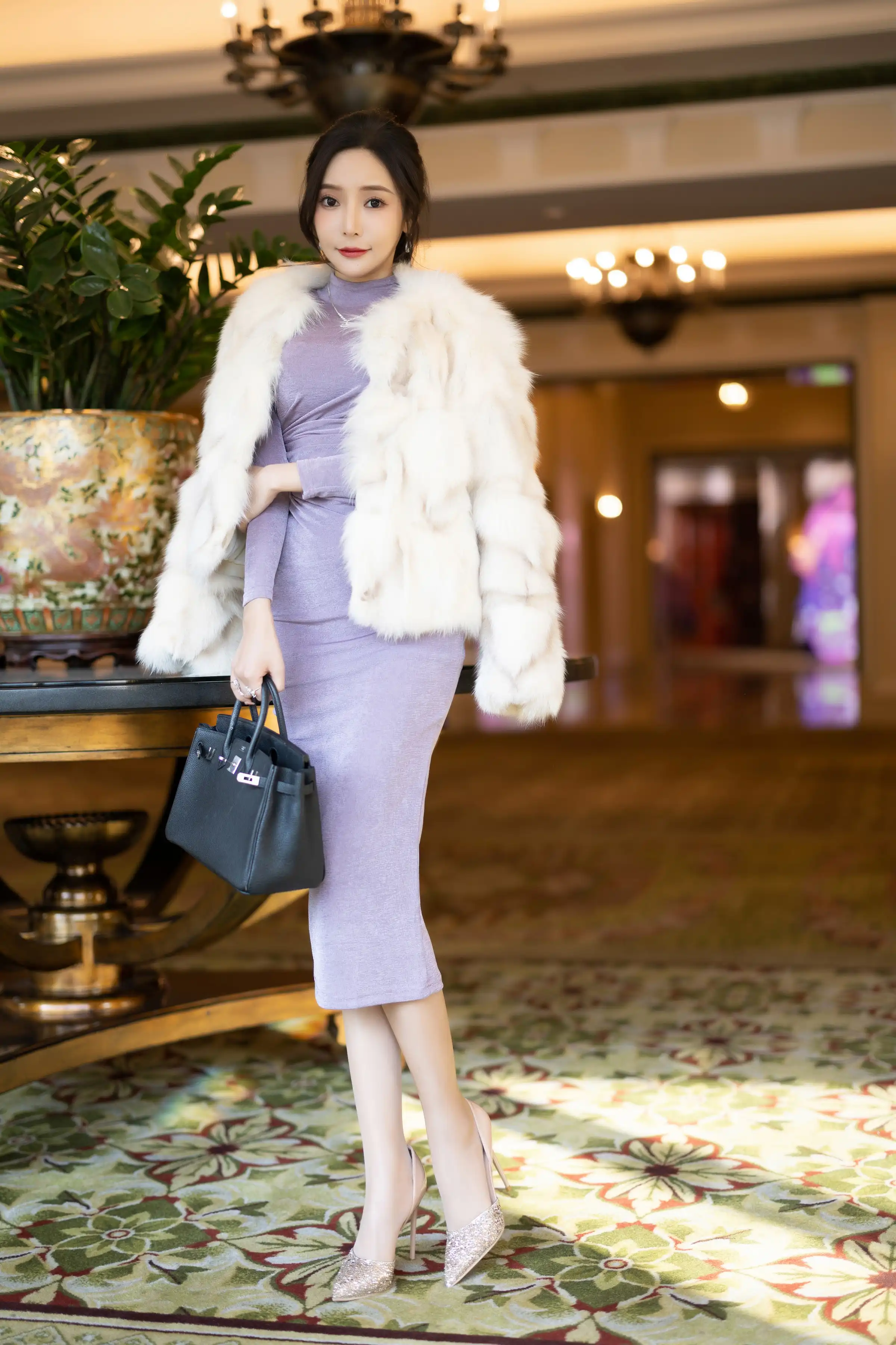 [XiuRen秀人网]FW0262 秀人番外 王馨瑶Yanni - 皮草紫色裙子 主题写真 [92P]Xiuren秀人写真高清美女套图写真下载-看套图看套图