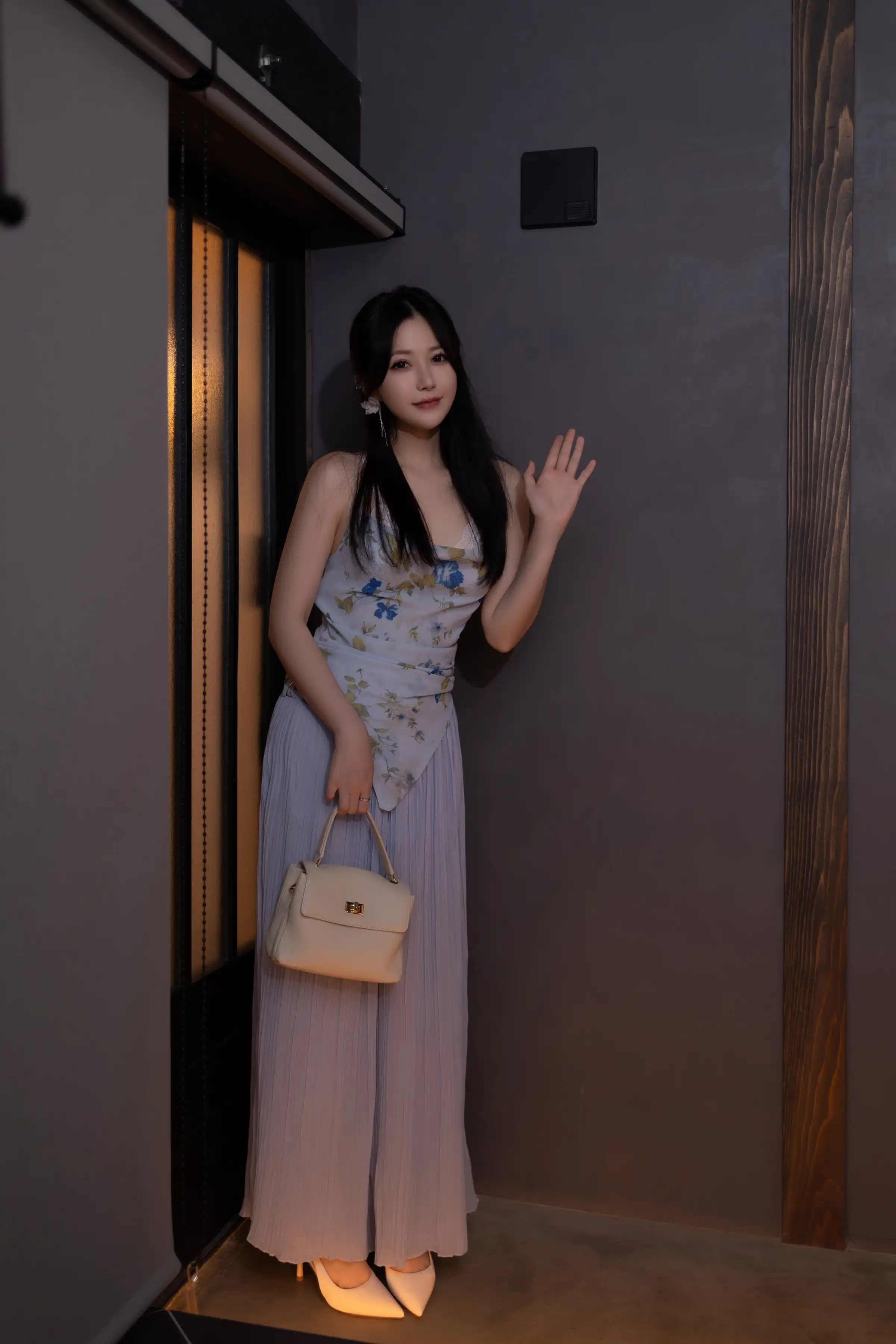 [XiuRen秀人网]FW0234 秀人番外 鱼子酱Fish -《她的体香》 主题写真 [140P]Xiuren秀人写真高清美女套图写真下载-看套图看套图