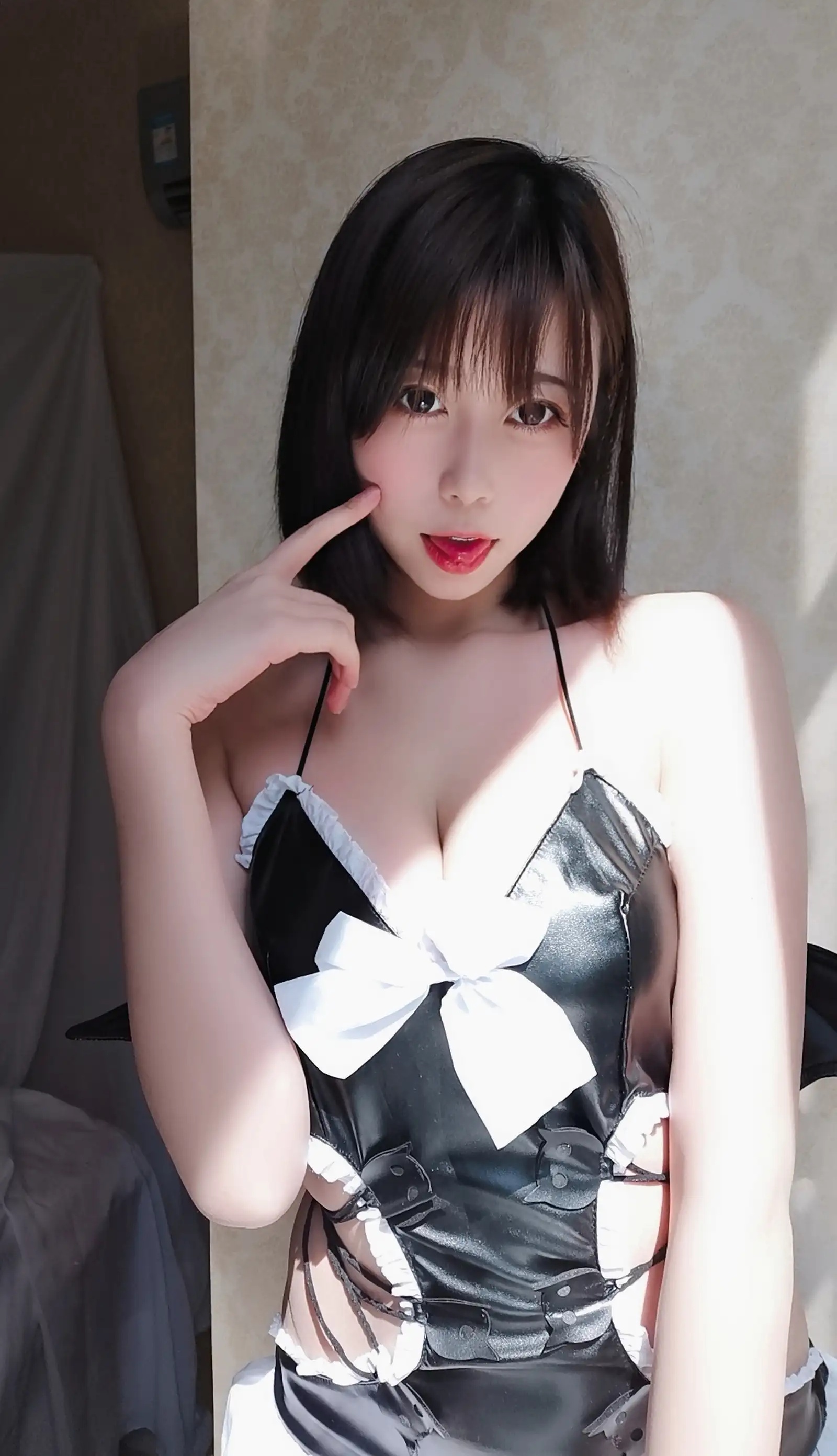 Coser美女奈汐酱NiceNo.019 &ndash; 自拍本 可可乐乐 主题写真 [90P]Xiuren秀人写真高清美女套图写真下载-看套图看套图