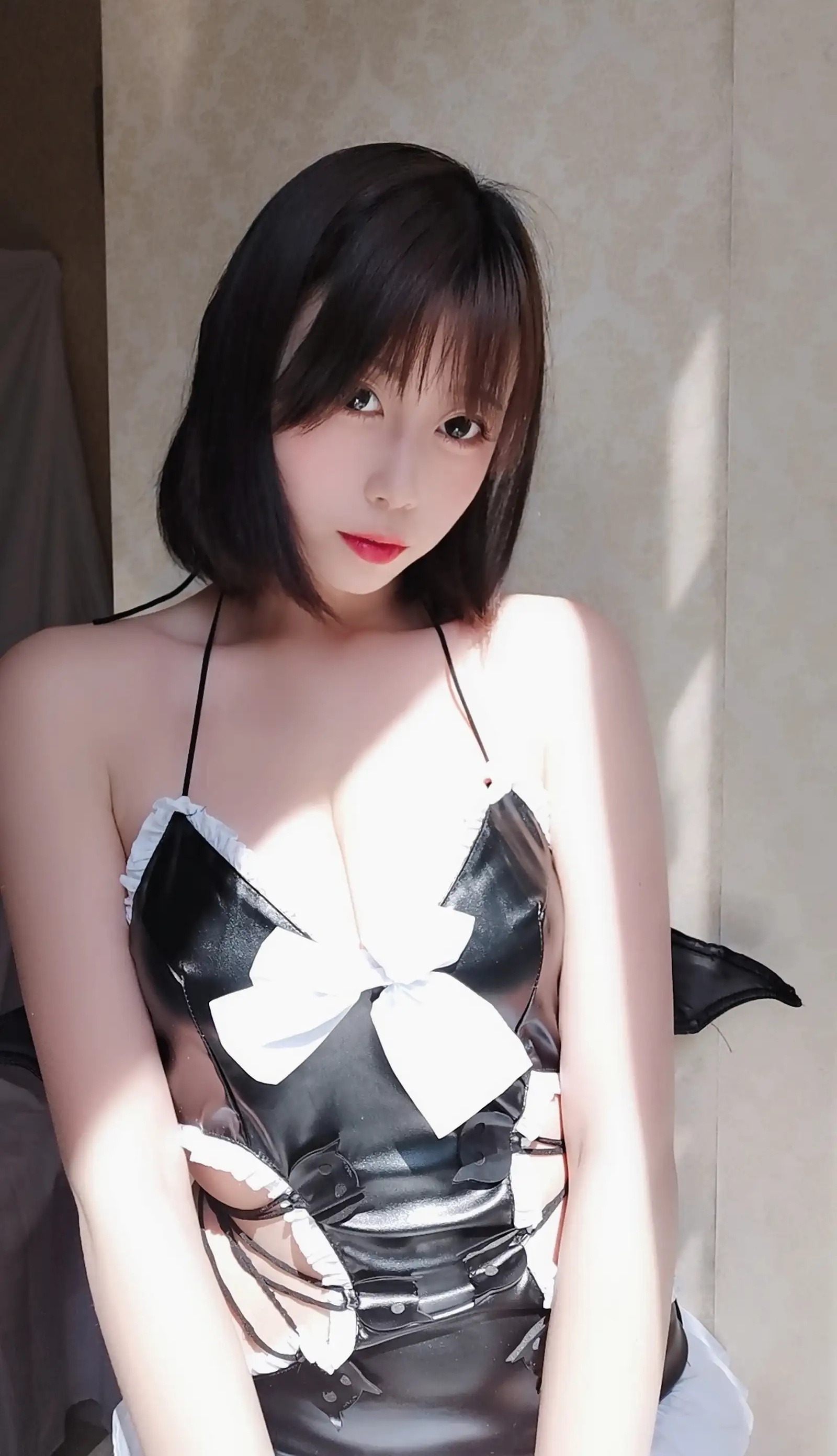 Coser美女奈汐酱NiceNo.019 &ndash; 自拍本 可可乐乐 主题写真 [90P]Xiuren秀人写真高清美女套图写真下载-看套图看套图