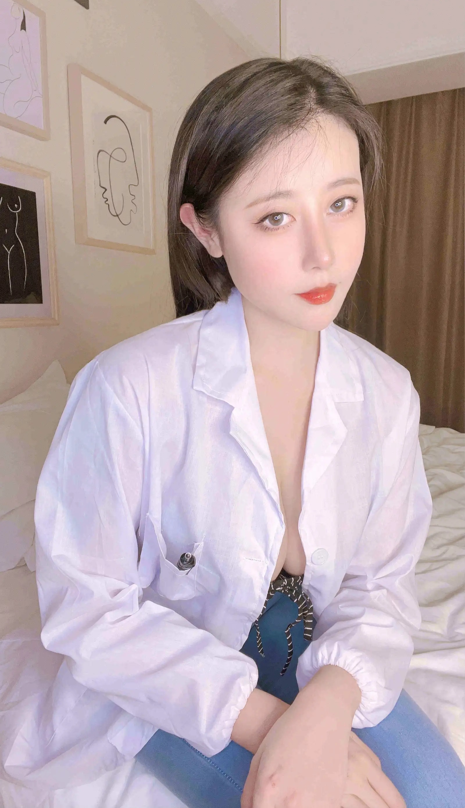 Coser美女奈汐酱NiceNo.060 &ndash; 33号自拍本 禁忌医生 主题写真 [50P]Xiuren秀人写真高清美女套图写真下载-看套图看套图