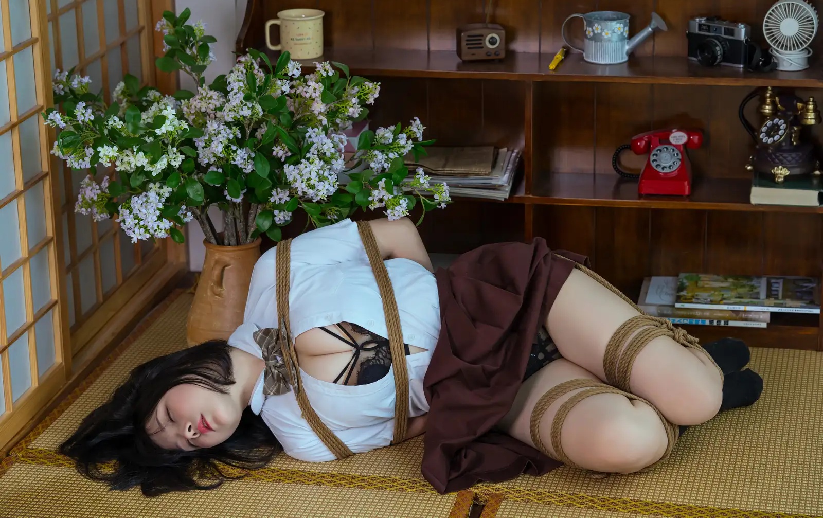 Coser美女奈汐酱NiceNo.068 &ndash; &云溪溪 - 潮汐+月 主题写真 [38P]Xiuren秀人写真高清美女套图写真下载-看套图看套图