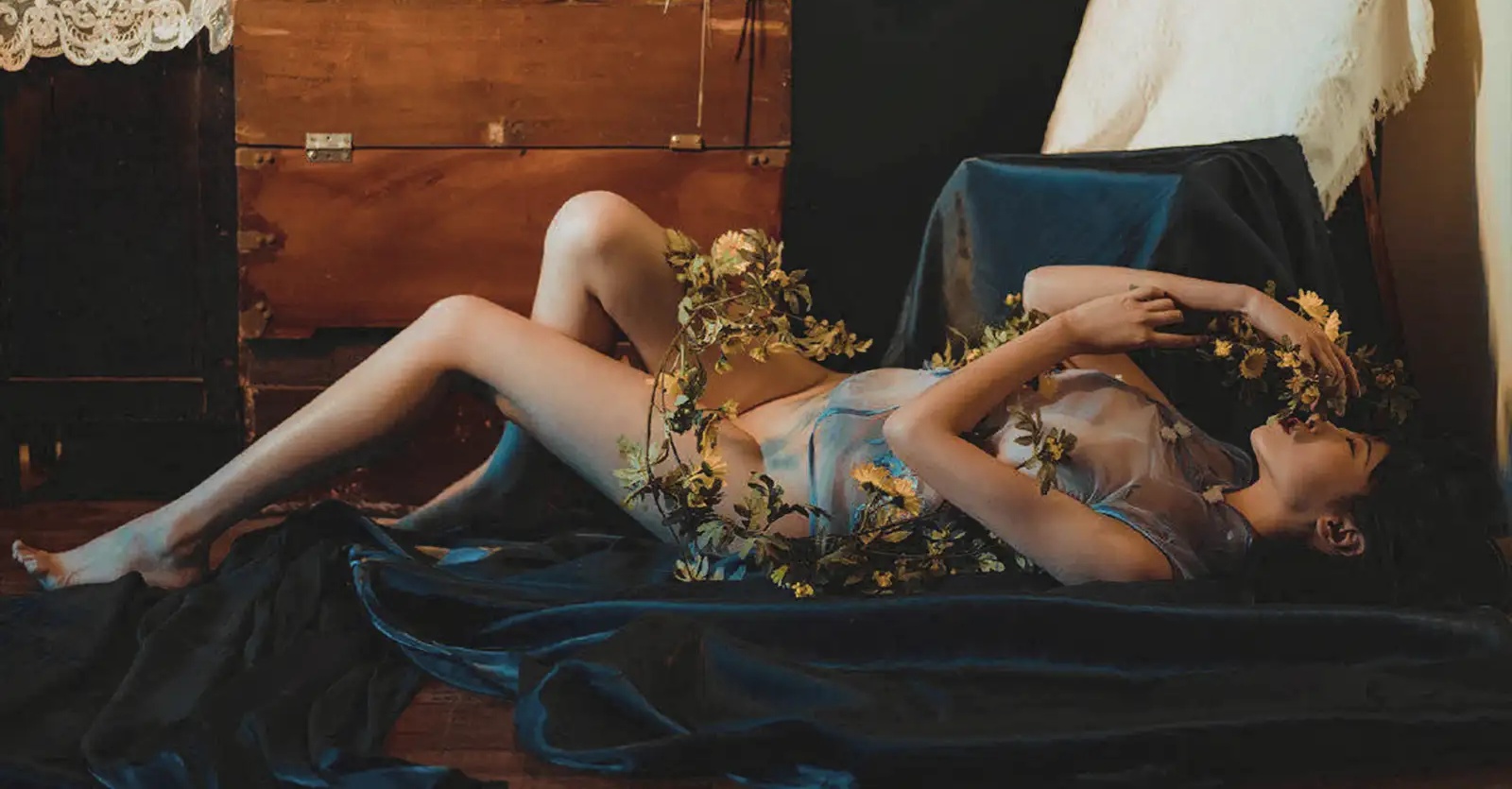 Coser美女奈汐酱NiceNo.008 &ndash; 小雏菊 主题写真 [18P]Xiuren秀人写真高清美女套图写真下载-看套图看套图