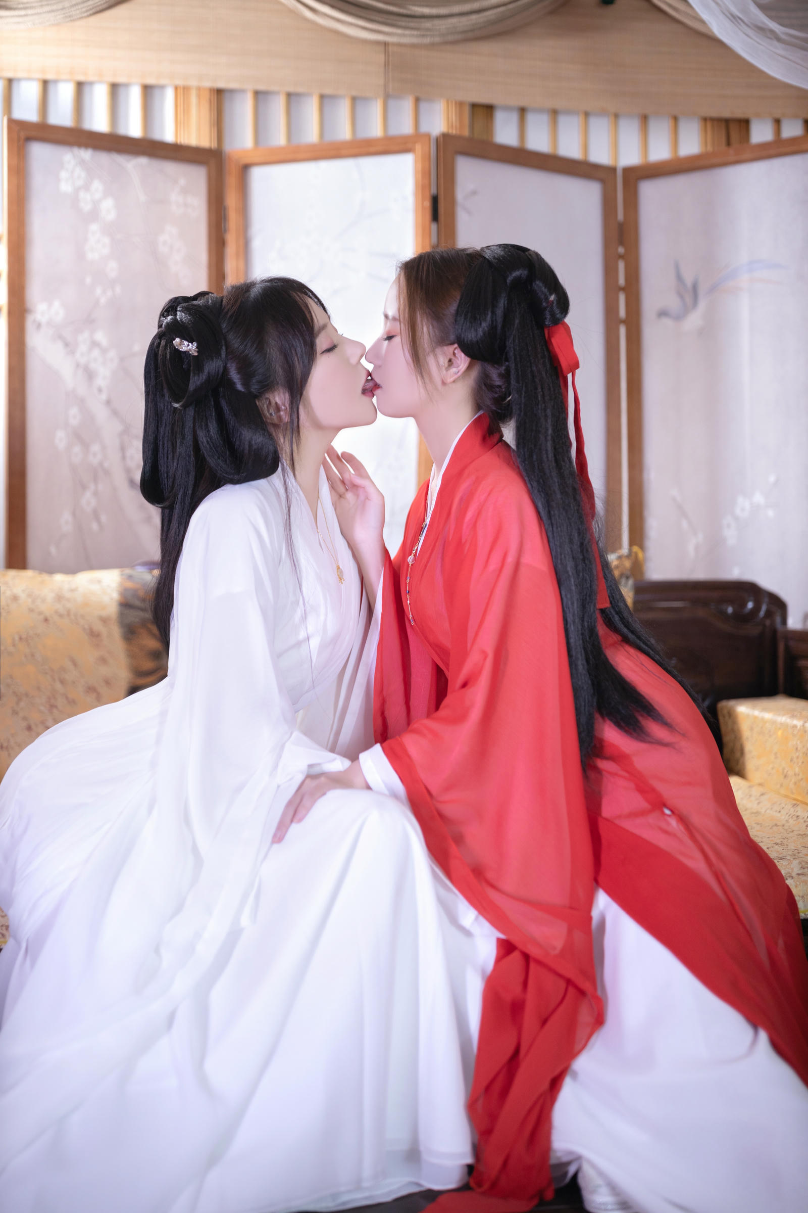 鱼子酱Fish 内购原版- NO.037 情欲百合Xiuren秀人写真高清美女套图写真下载-看套图看套图