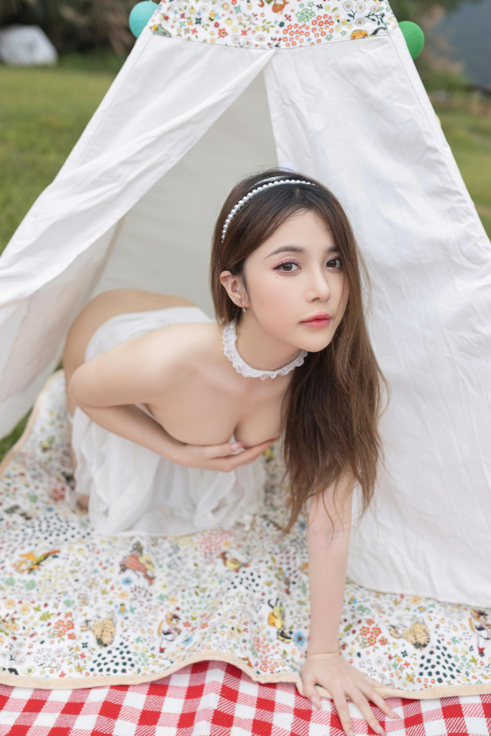图片[2]Xiuren秀人写真高清美女套图写真下载-看套图鱼子酱Fish 内购原版- NO.054《长湖畔野餐+番外》Xiuren秀人写真高清美女套图写真下载-看套图看套图